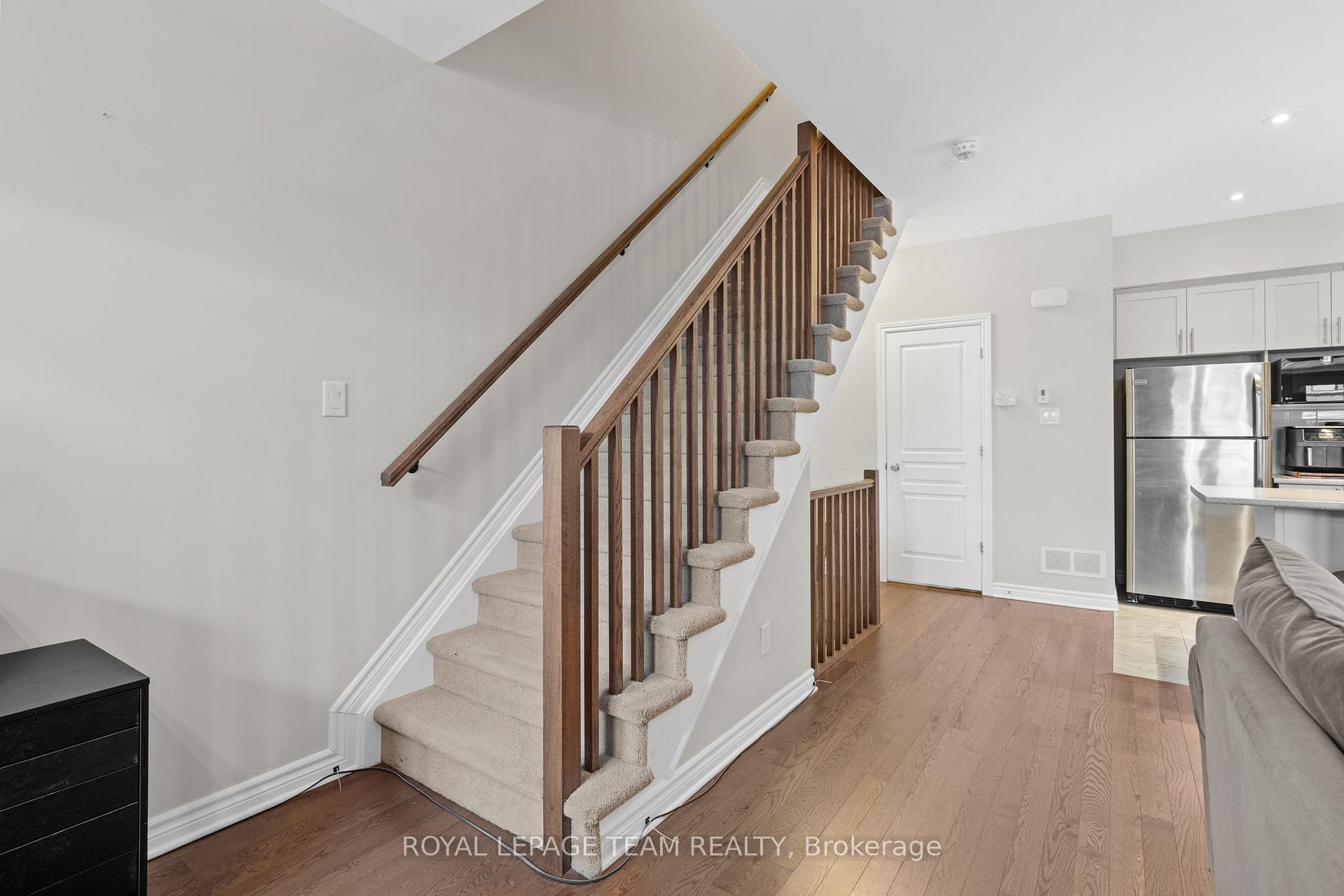 Photo 9 of 110 Stockholm Private, Ottawa, Riverside South/Gloucester Glen — HOMEH