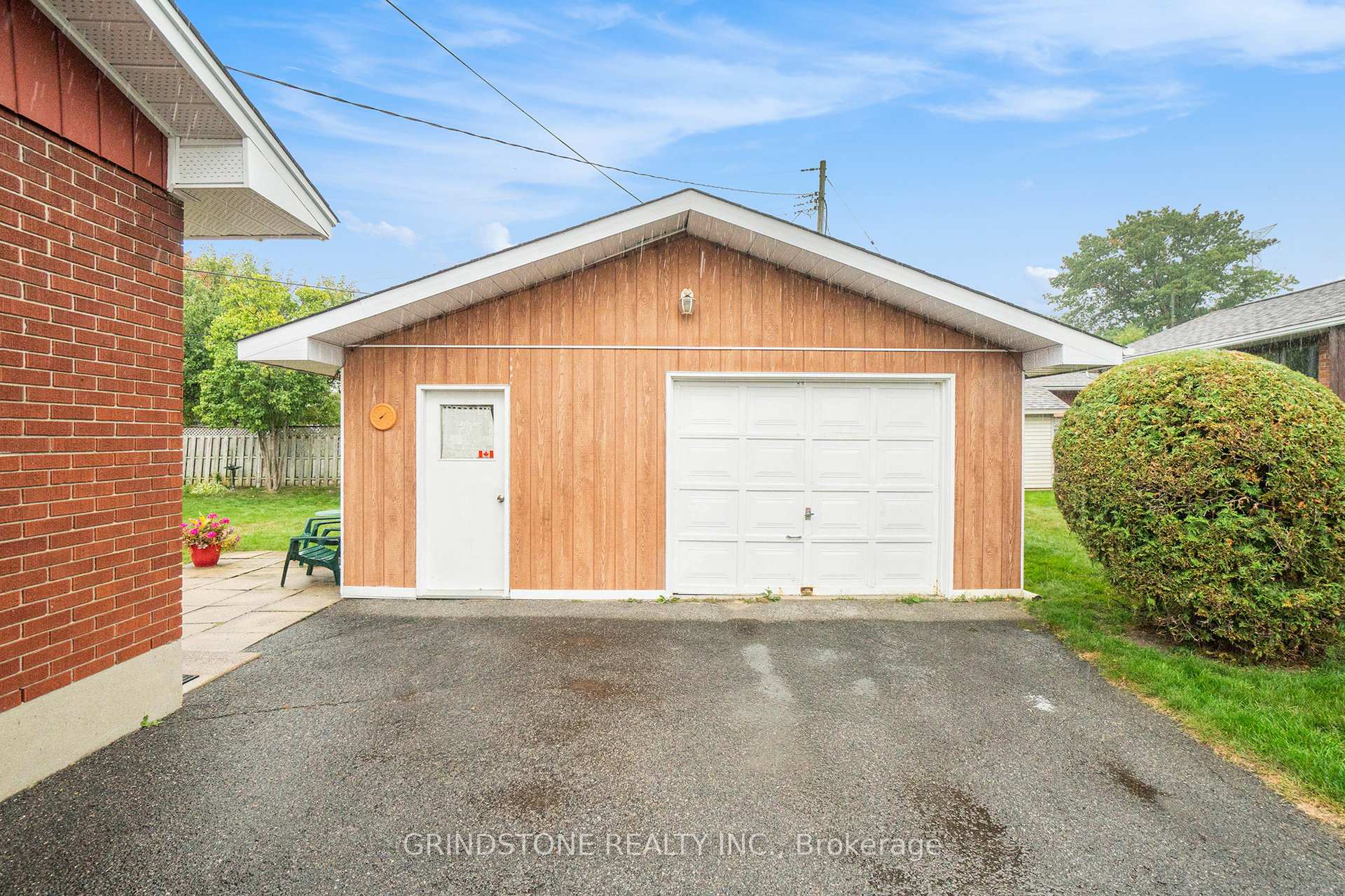 Photo 9 of 36 Brent Avenue, Ottawa, Manordale — HOMEH