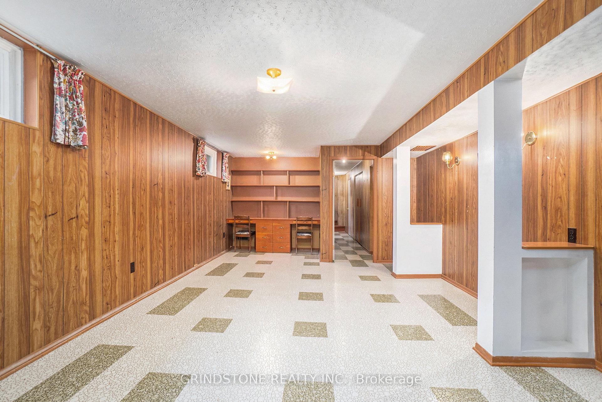 Photo 17 of 36 Brent Avenue, Ottawa, Manordale — HOMEH