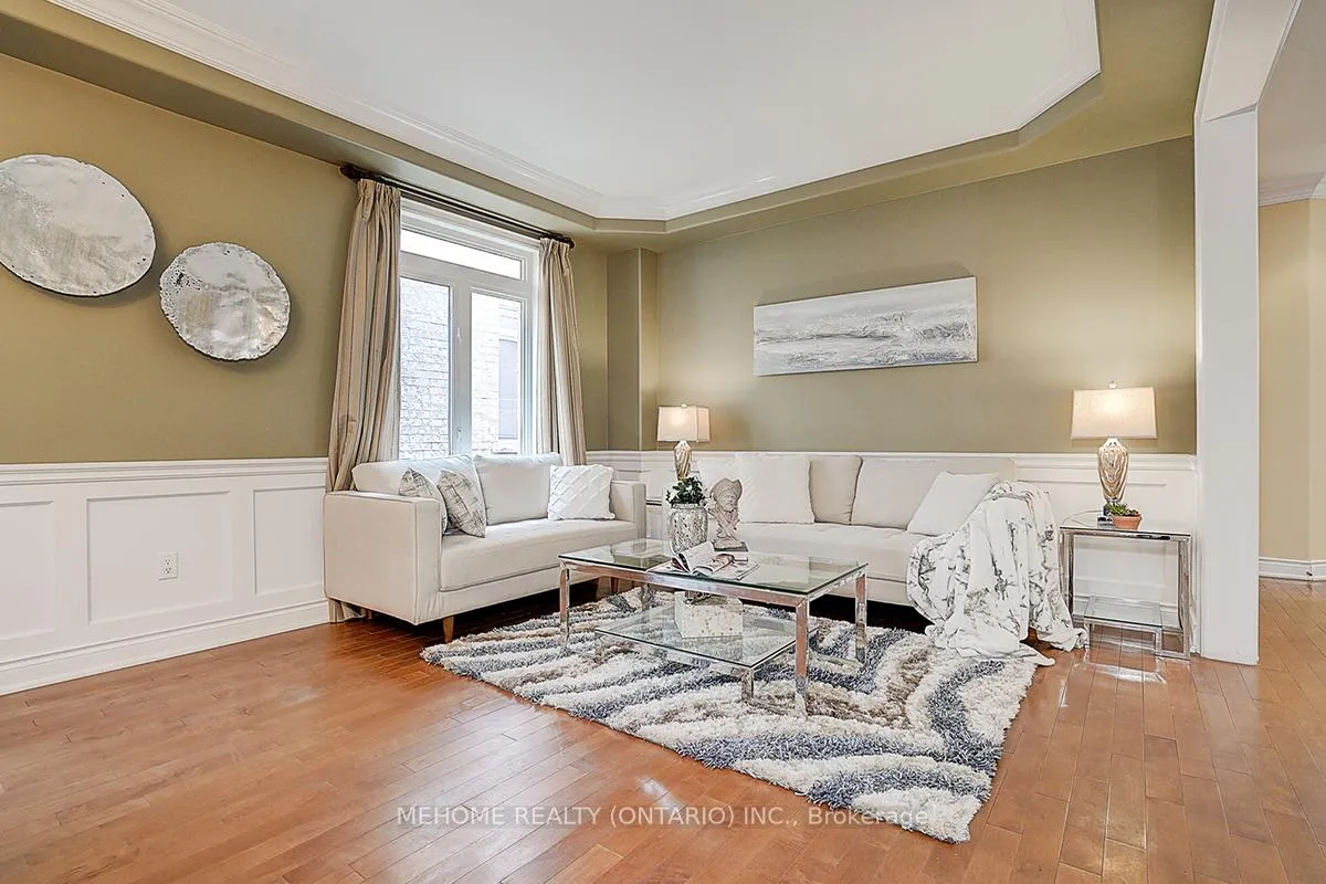 Photo 10 of 40 Westminster Circle, Barrie, Innis-Shore — HOMEH