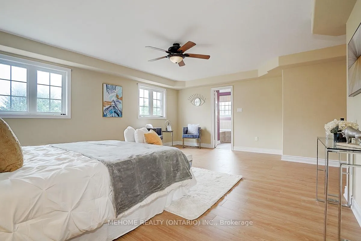 Photo 28 of 40 Westminster Circle, Barrie, Innis-Shore — HOMEH