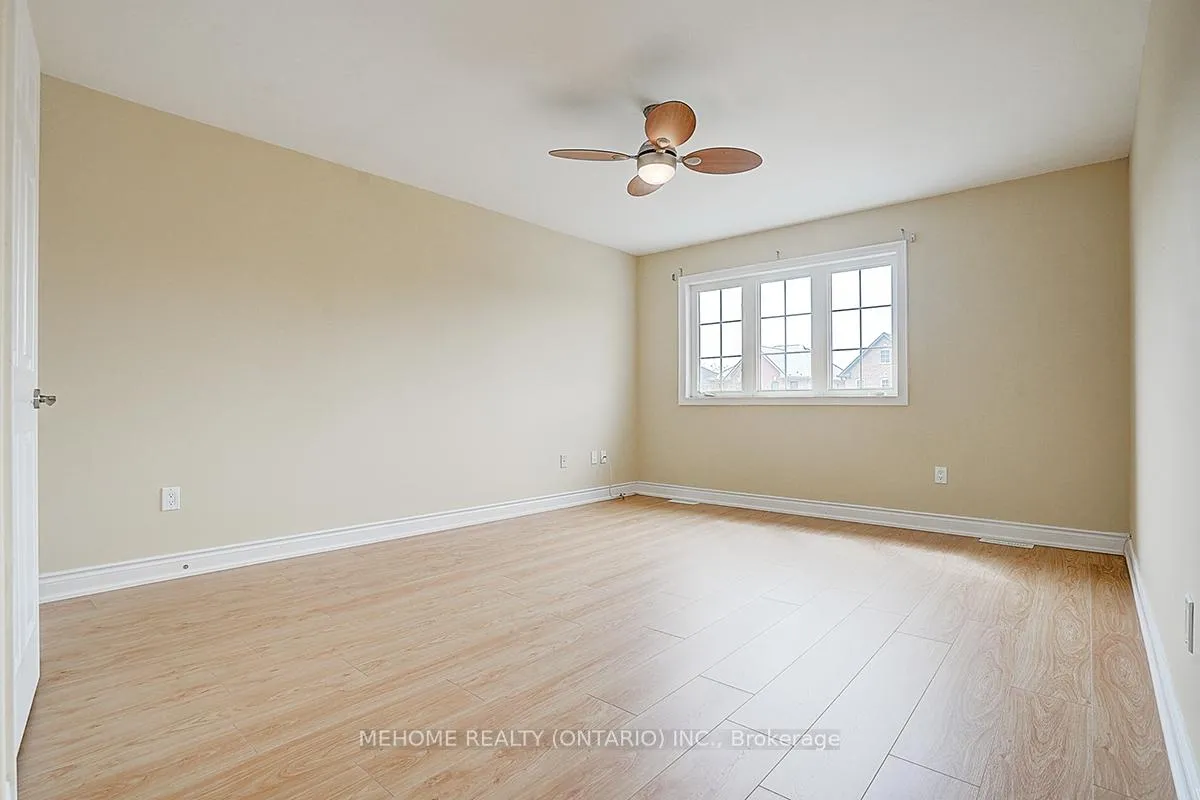 Photo 35 of 40 Westminster Circle, Barrie, Innis-Shore — HOMEH