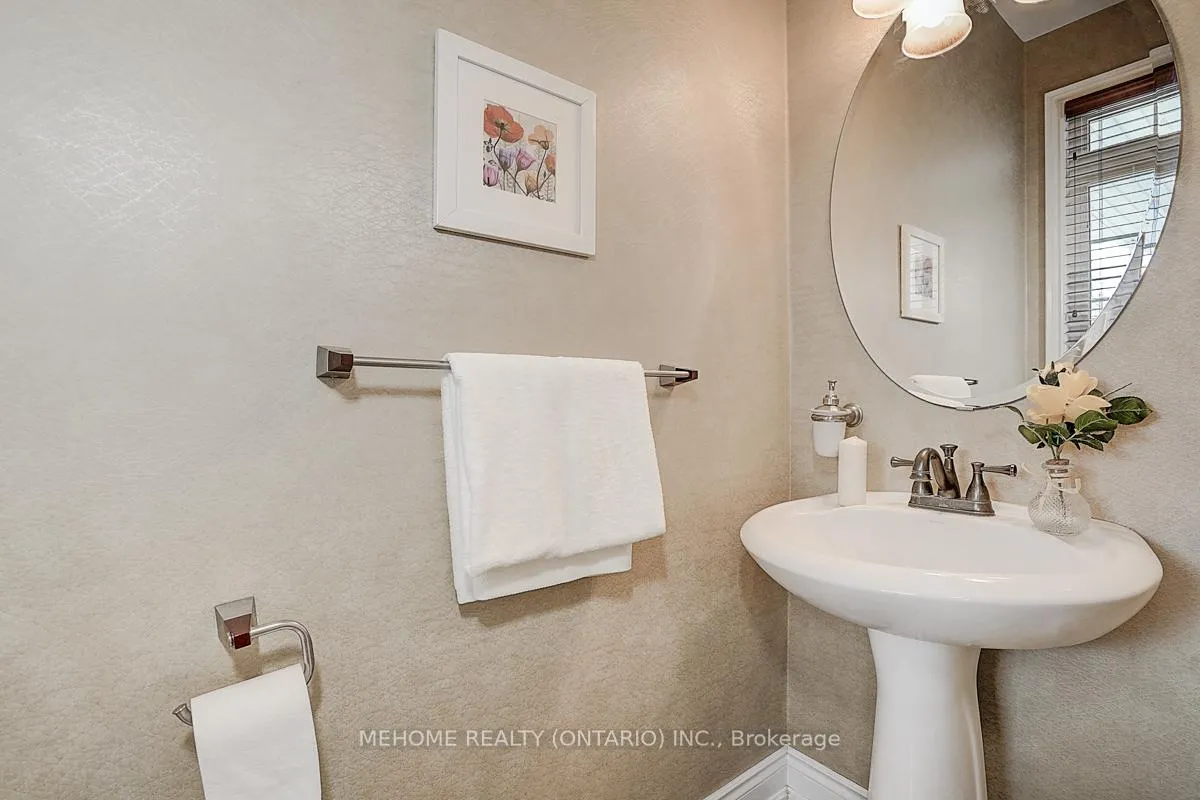 Photo 47 of 40 Westminster Circle, Barrie, Innis-Shore — HOMEH