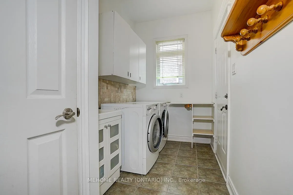 Photo 48 of 40 Westminster Circle, Barrie, Innis-Shore — HOMEH