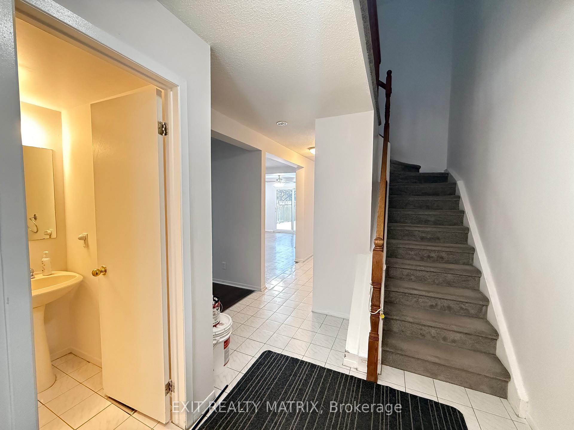 Photo 7 of 712 Mathieu Way, Ottawa, Fallingbrook/Pineridge — HOMEH