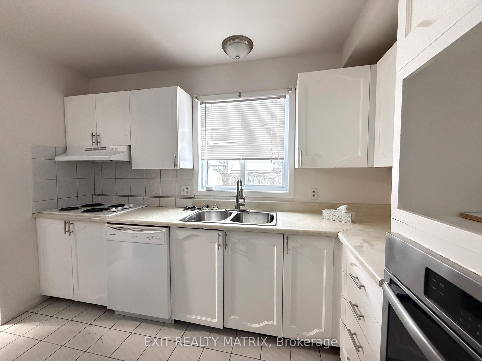 Photo 5 of 712 Mathieu Way, Ottawa, Fallingbrook/Pineridge — HOMEH