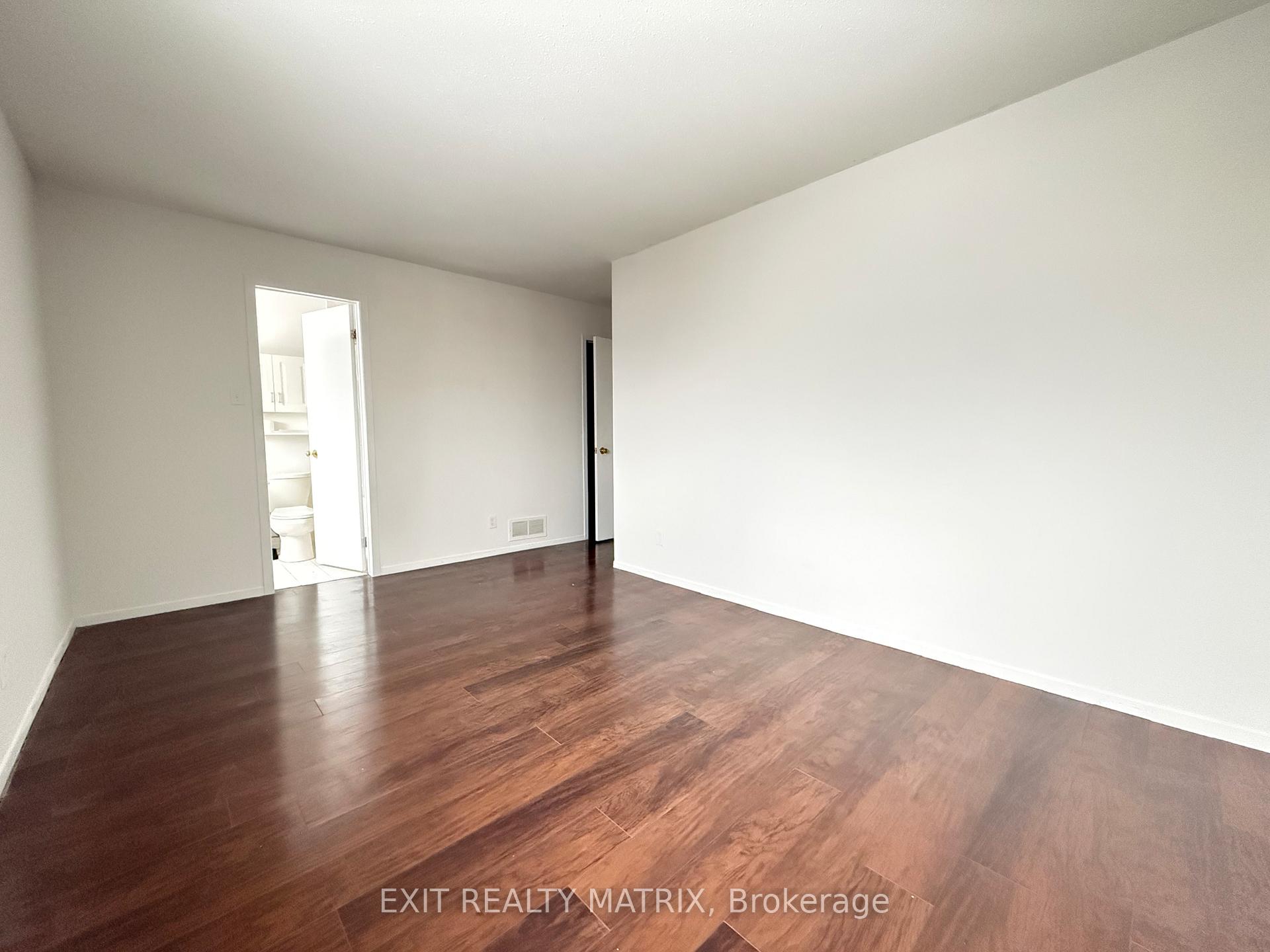Photo 8 of 712 Mathieu Way, Ottawa, Fallingbrook/Pineridge — HOMEH