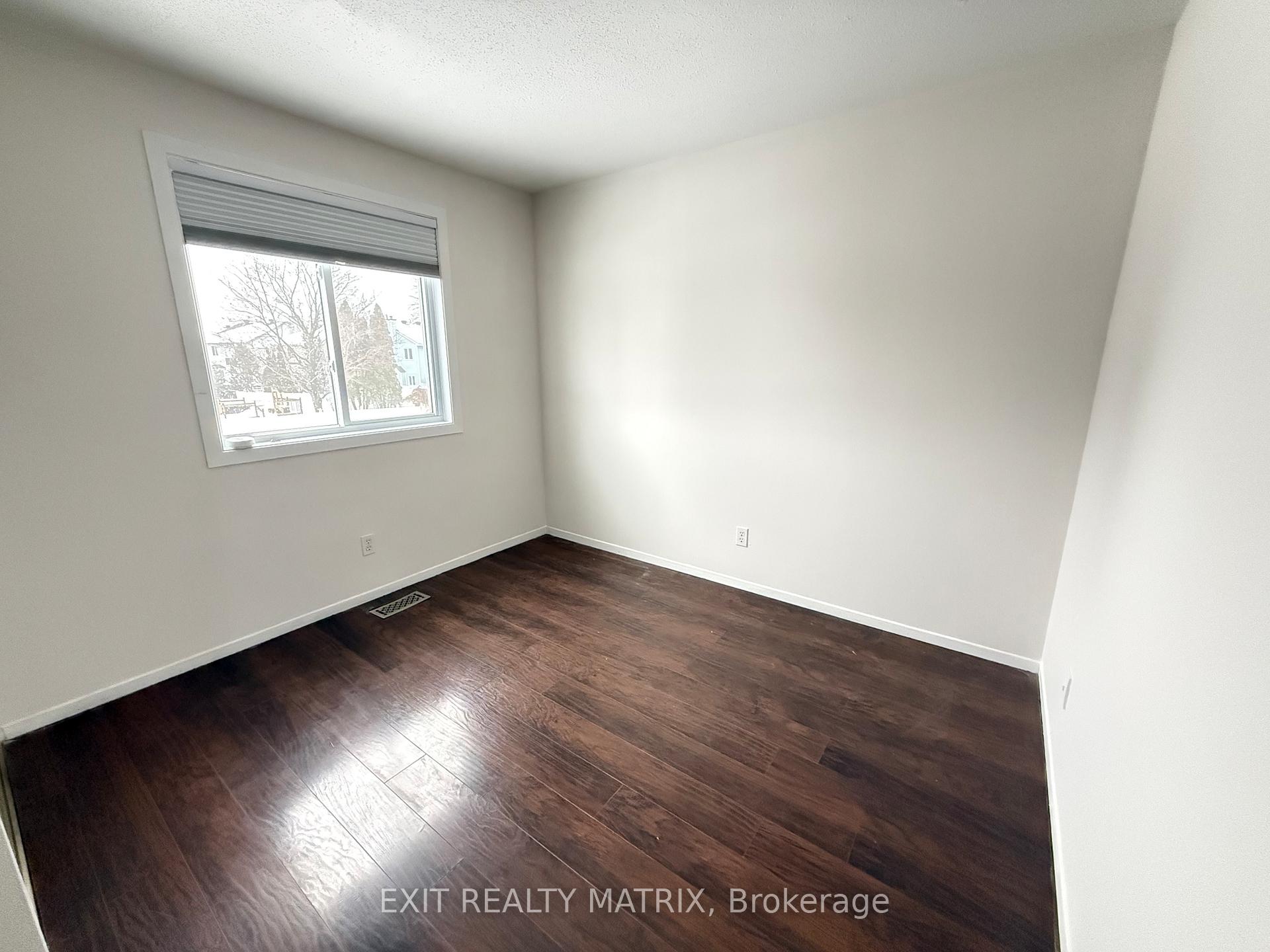 Photo 9 of 712 Mathieu Way, Ottawa, Fallingbrook/Pineridge — HOMEH