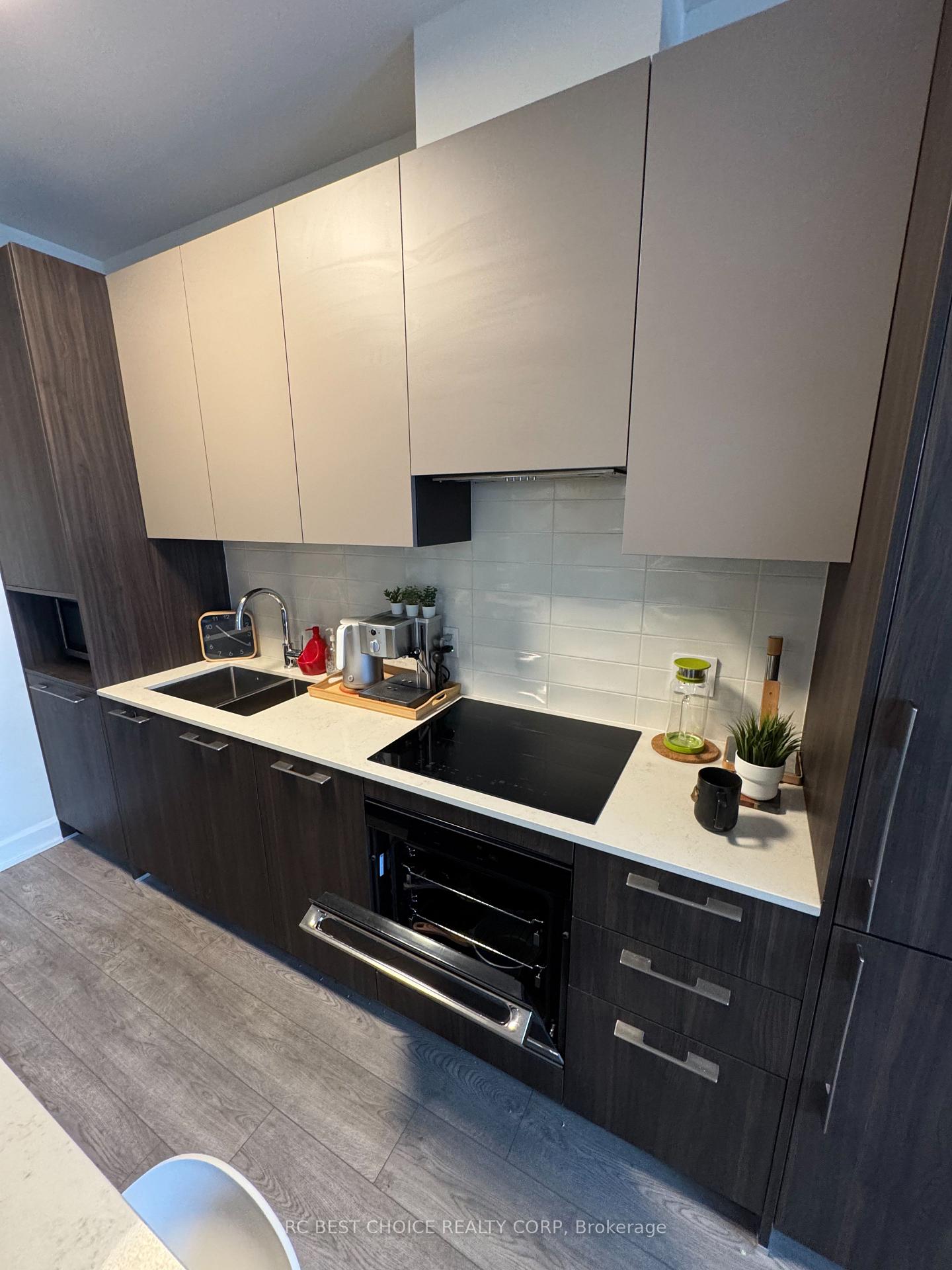 Photo 11 of Unit 627, 38 Water Walk Drive, Markham, Unionville — HOMEH