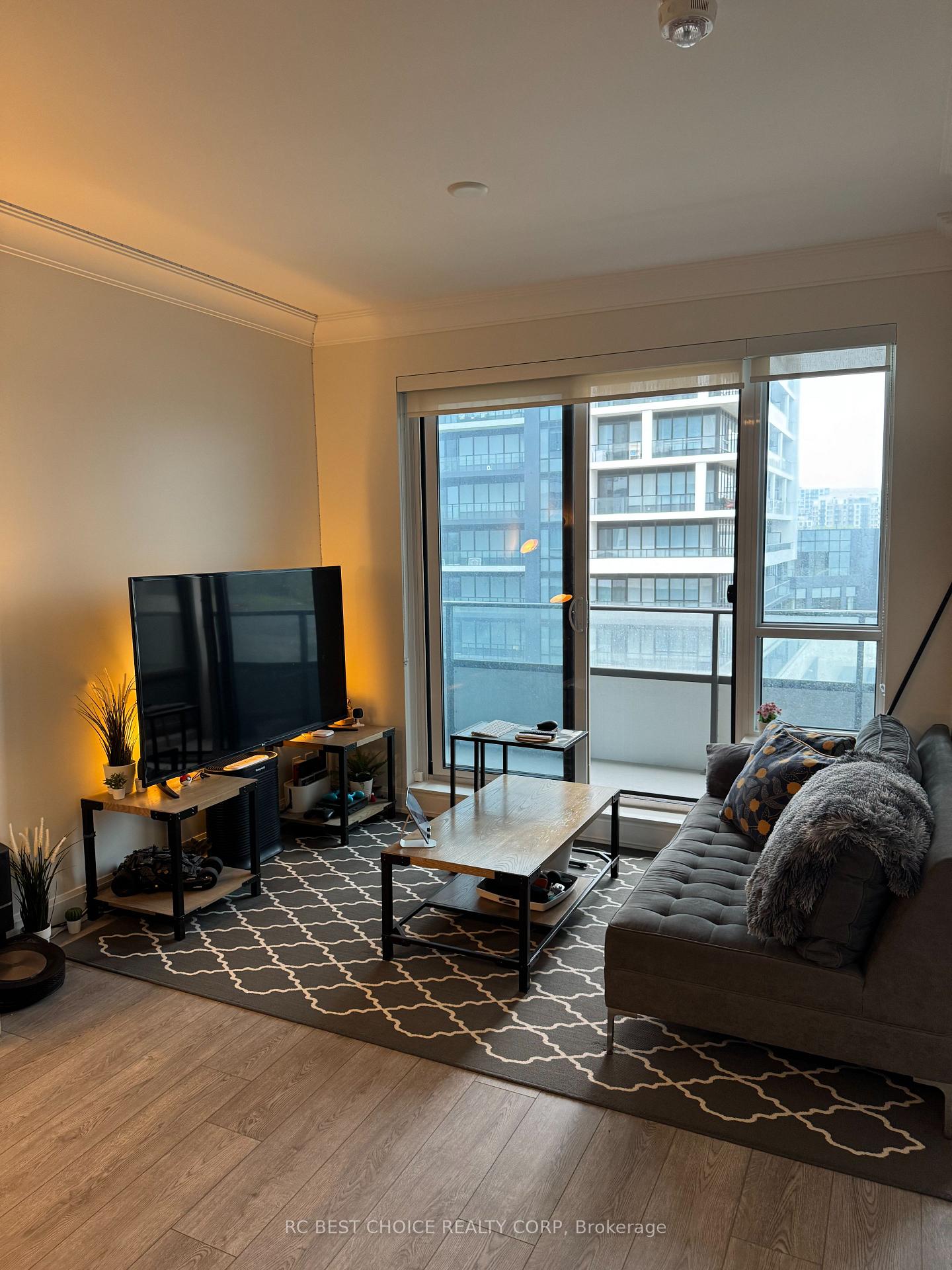 Photo 4 of Unit 627, 38 Water Walk Drive, Markham, Unionville — HOMEH