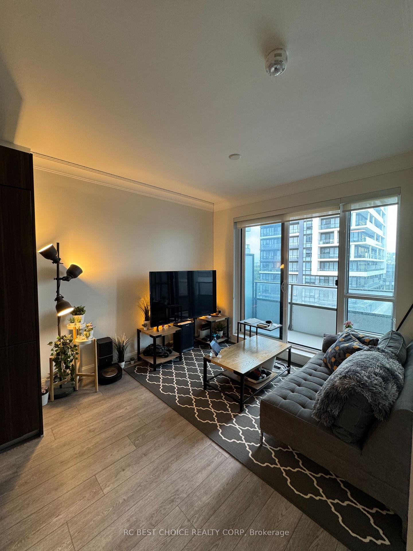 Photo 7 of Unit 627, 38 Water Walk Drive, Markham, Unionville — HOMEH
