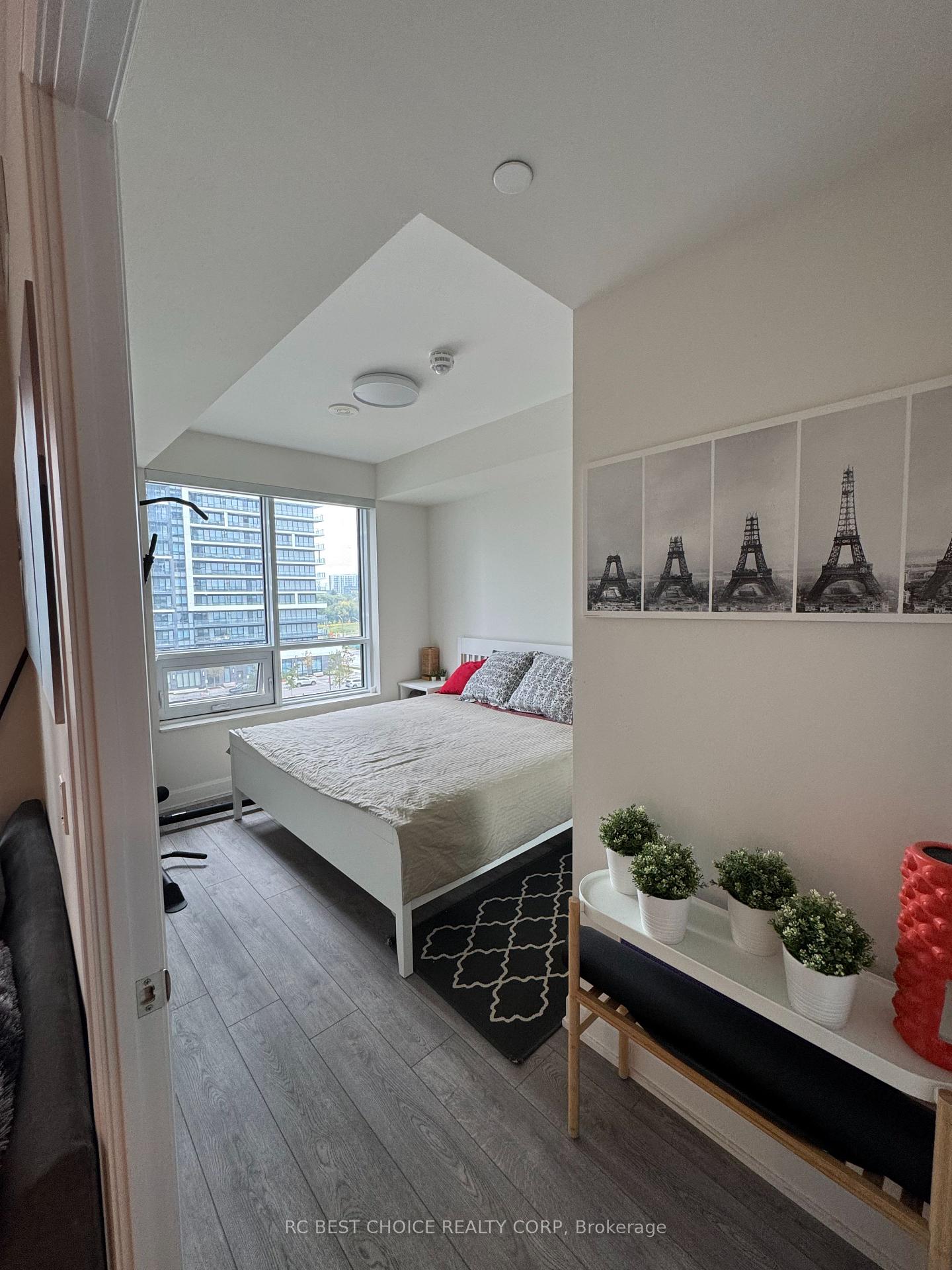 Photo 5 of Unit 627, 38 Water Walk Drive, Markham, Unionville — HOMEH