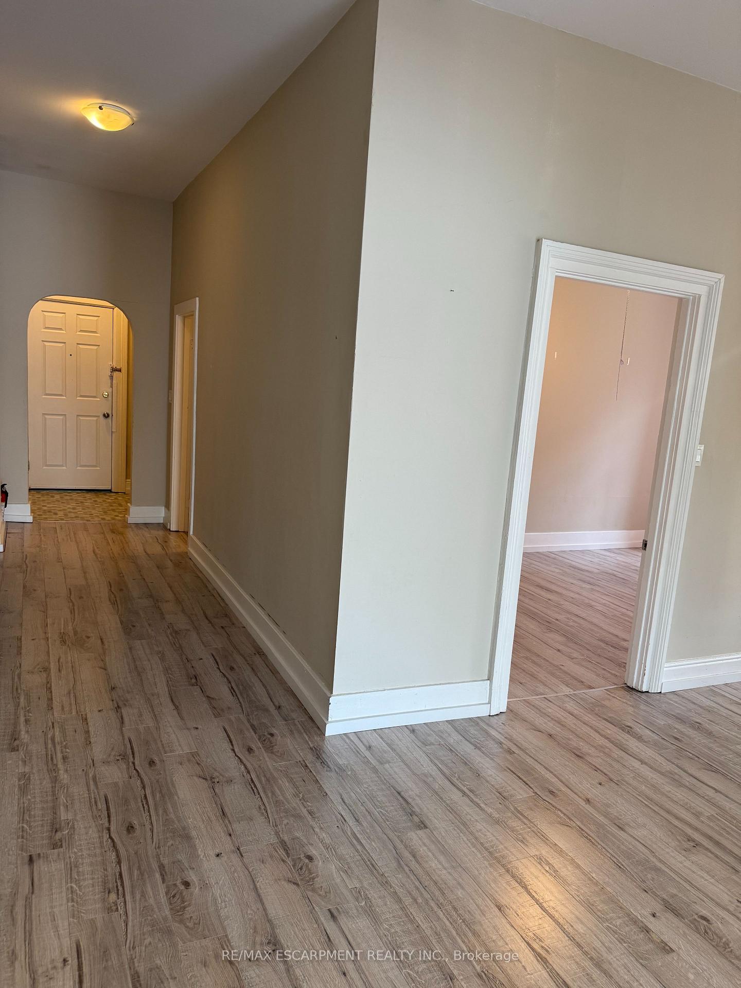 Photo 9 of Unit 1, 4973 King Street, Lincoln, Beamsville — HOMEH