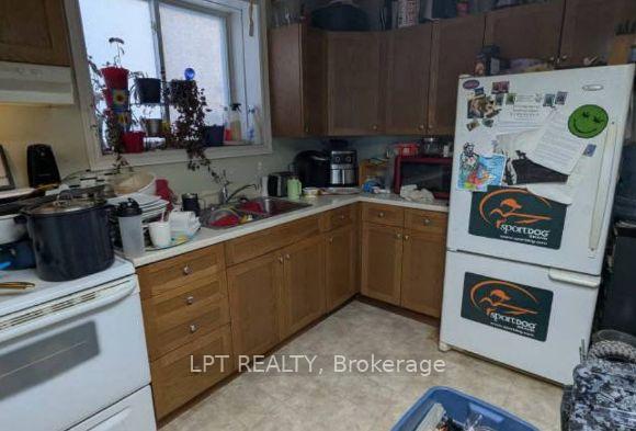 Photo 4 of 212 Ewart Street S, Strathroy-Caradoc, NW — HOMEH