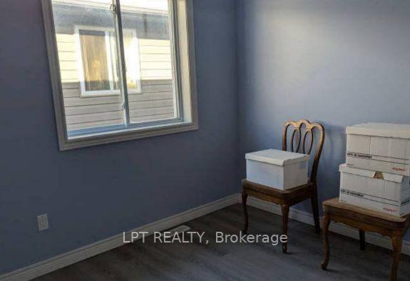 Photo 2 of 212 Ewart Street S, Strathroy-Caradoc, NW — HOMEH