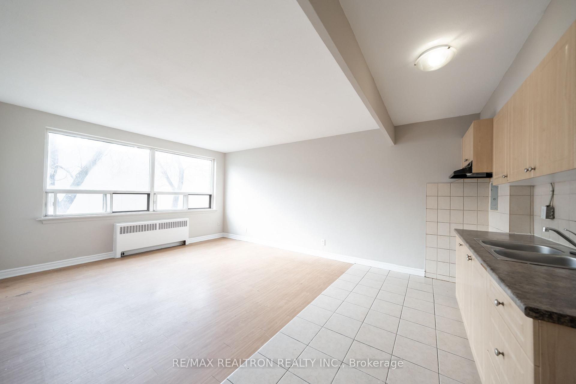 Front of Unit 209A, 468 Ottawa Street