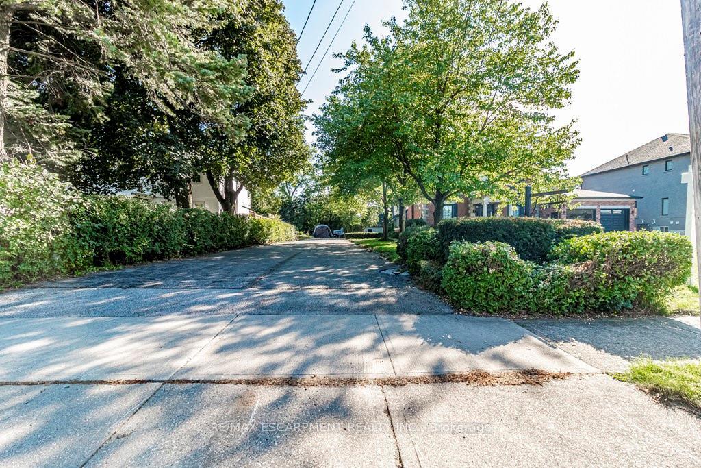 Photo 14 of 182 Concession Street, Hamilton, Centremount — HOMEH