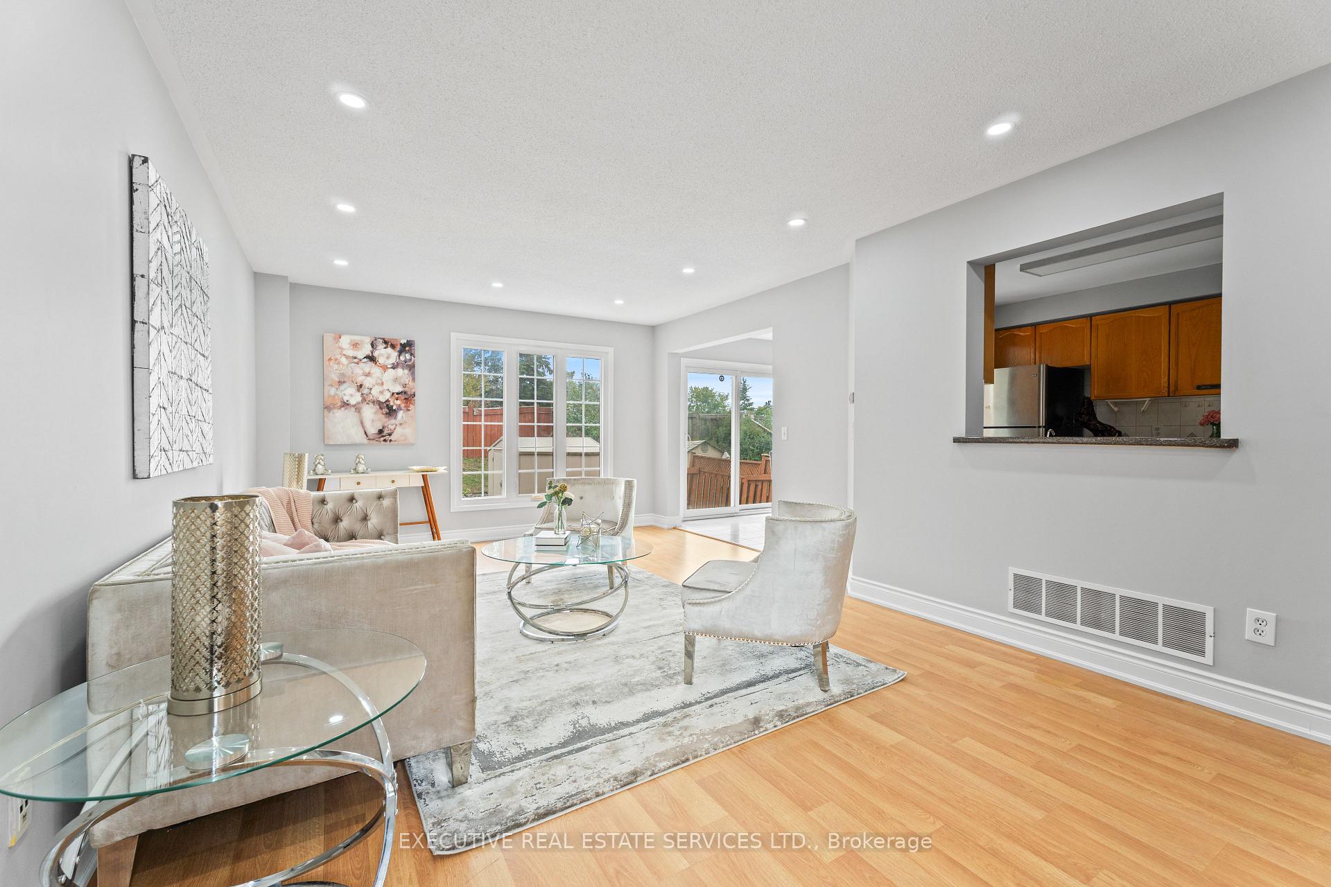 Photo 14 of 11 Upwood Place, Brampton, Sandringham-Wellington — HOMEH