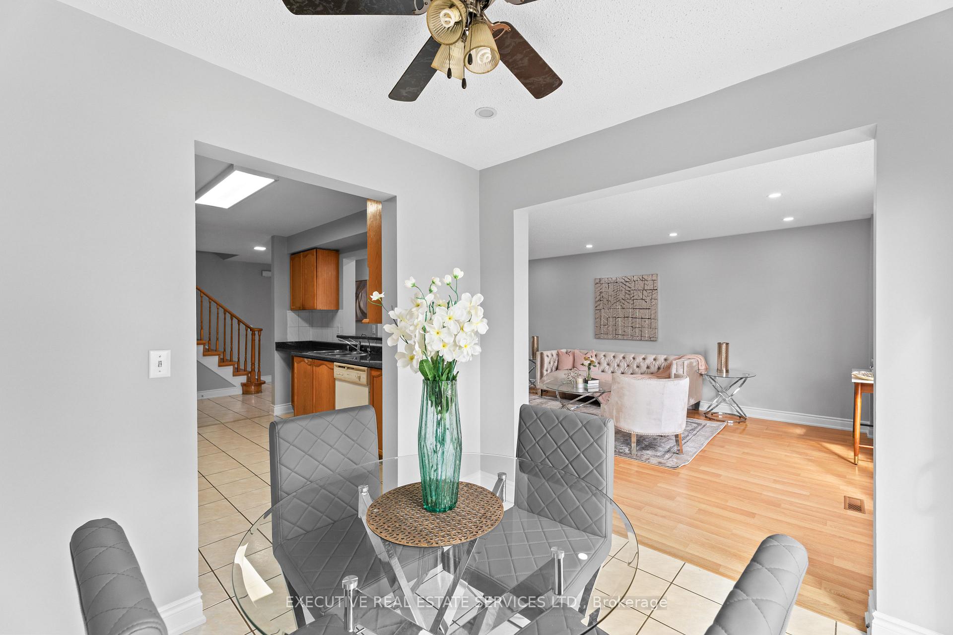 Photo 4 of 11 Upwood Place, Brampton, Sandringham-Wellington — HOMEH