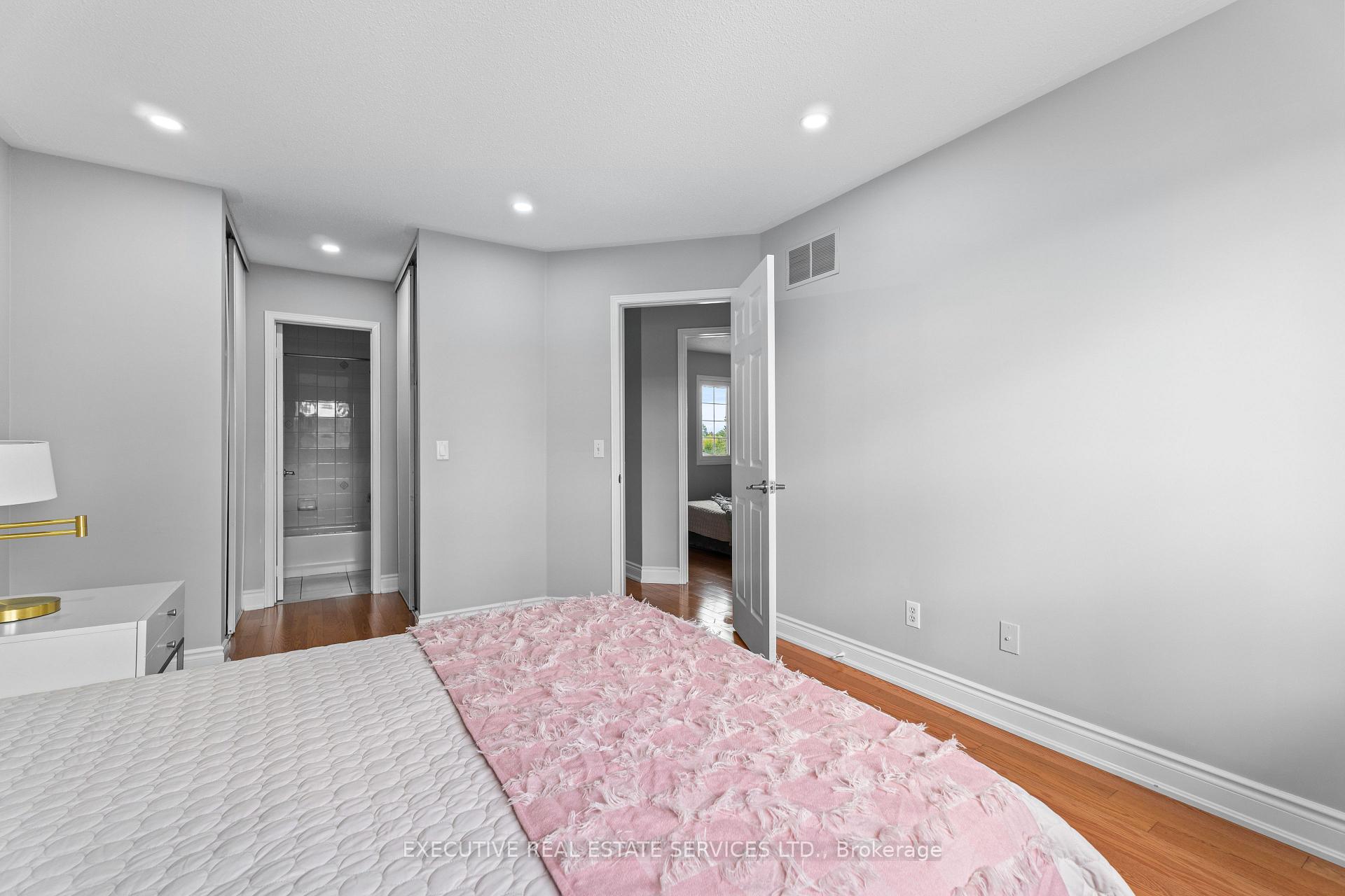 Photo 19 of 11 Upwood Place, Brampton, Sandringham-Wellington — HOMEH