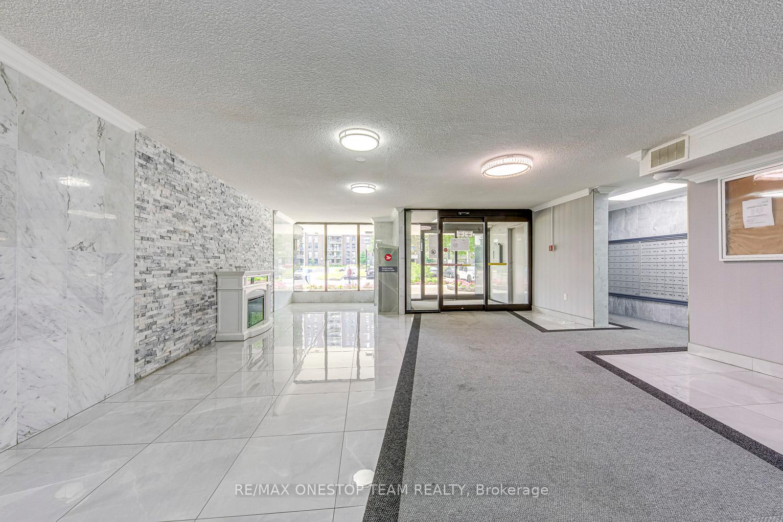 Photo 3 of Unit 402, 4 Kings Cross Road, Brampton, Queen Street Corridor — HOMEH