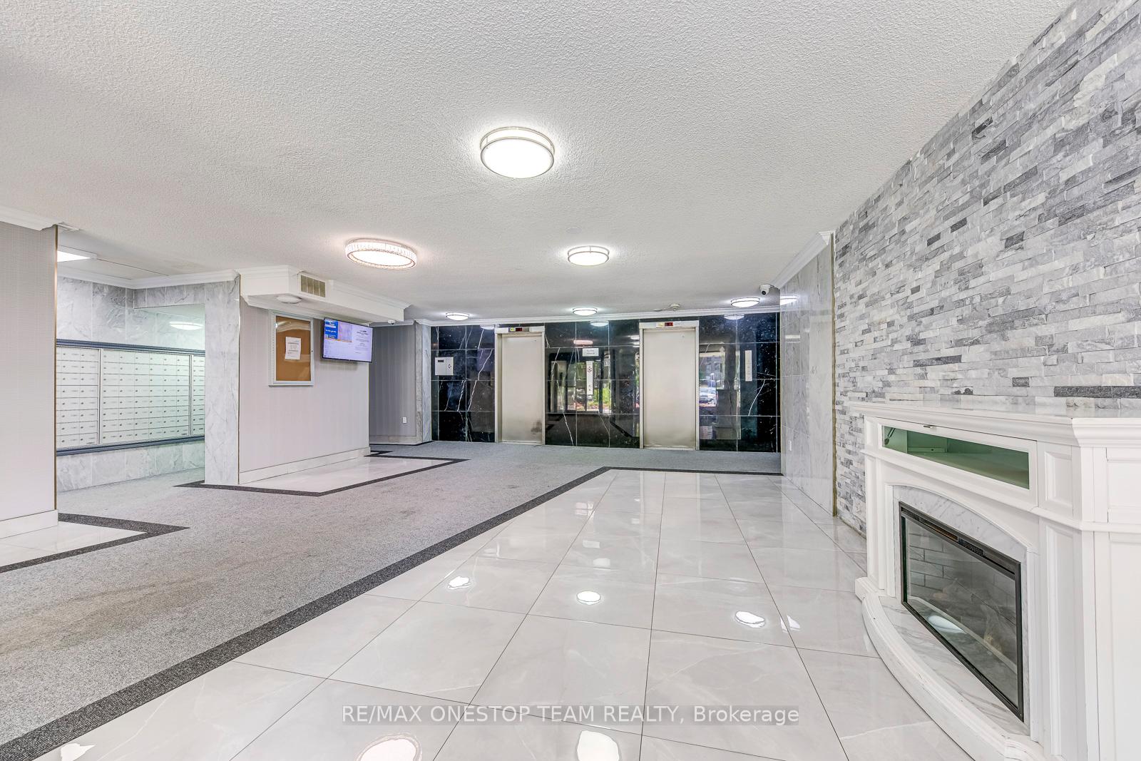 Photo 2 of Unit 402, 4 Kings Cross Road, Brampton, Queen Street Corridor — HOMEH
