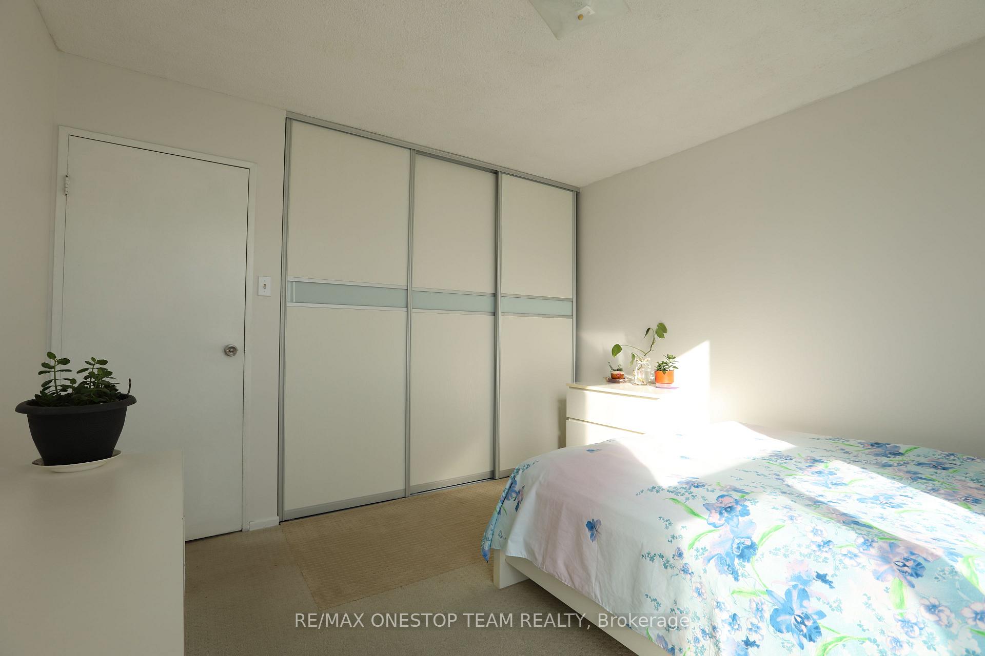 Photo 6 of Unit 402, 4 Kings Cross Road, Brampton, Queen Street Corridor — HOMEH