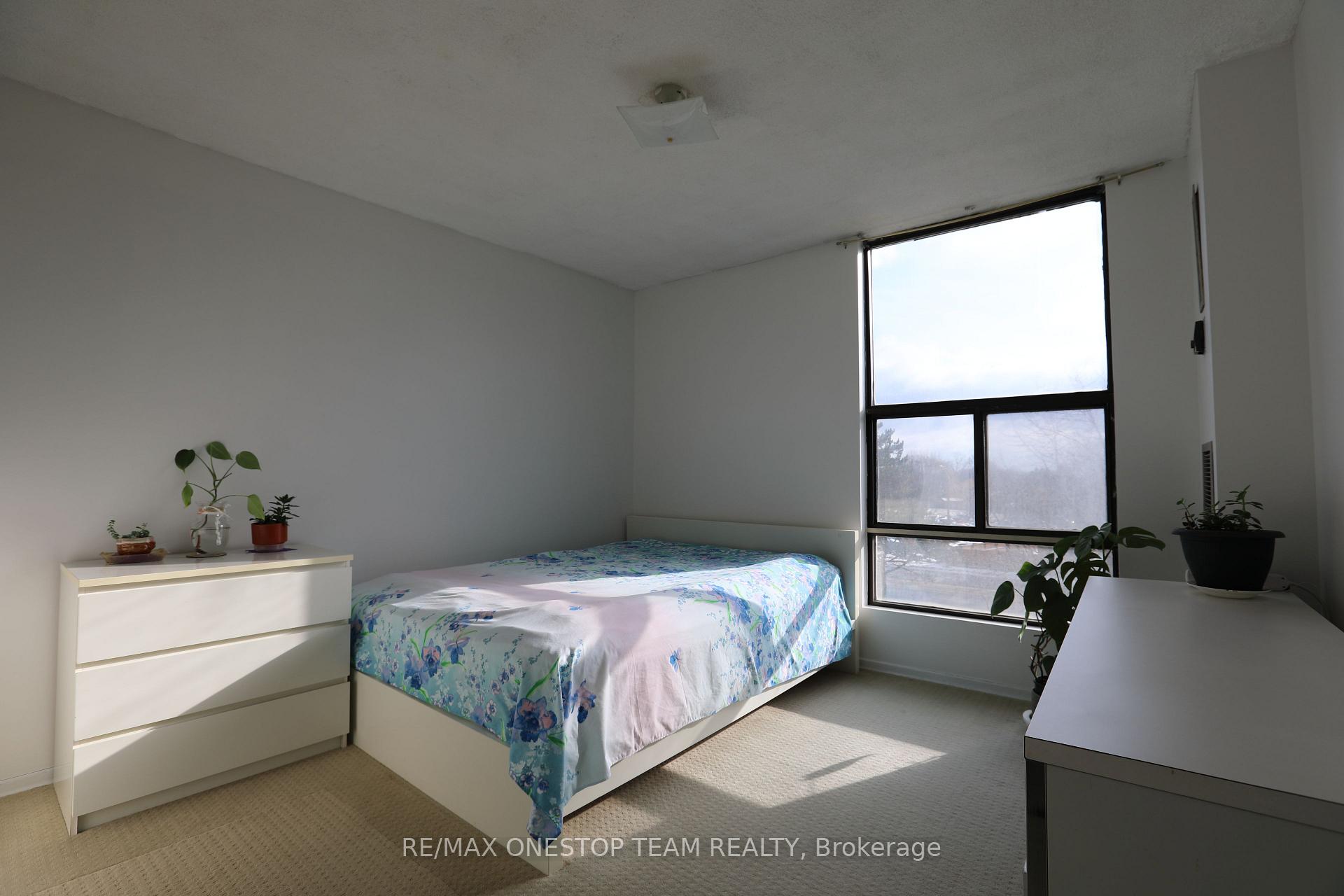 Photo 8 of Unit 402, 4 Kings Cross Road, Brampton, Queen Street Corridor — HOMEH