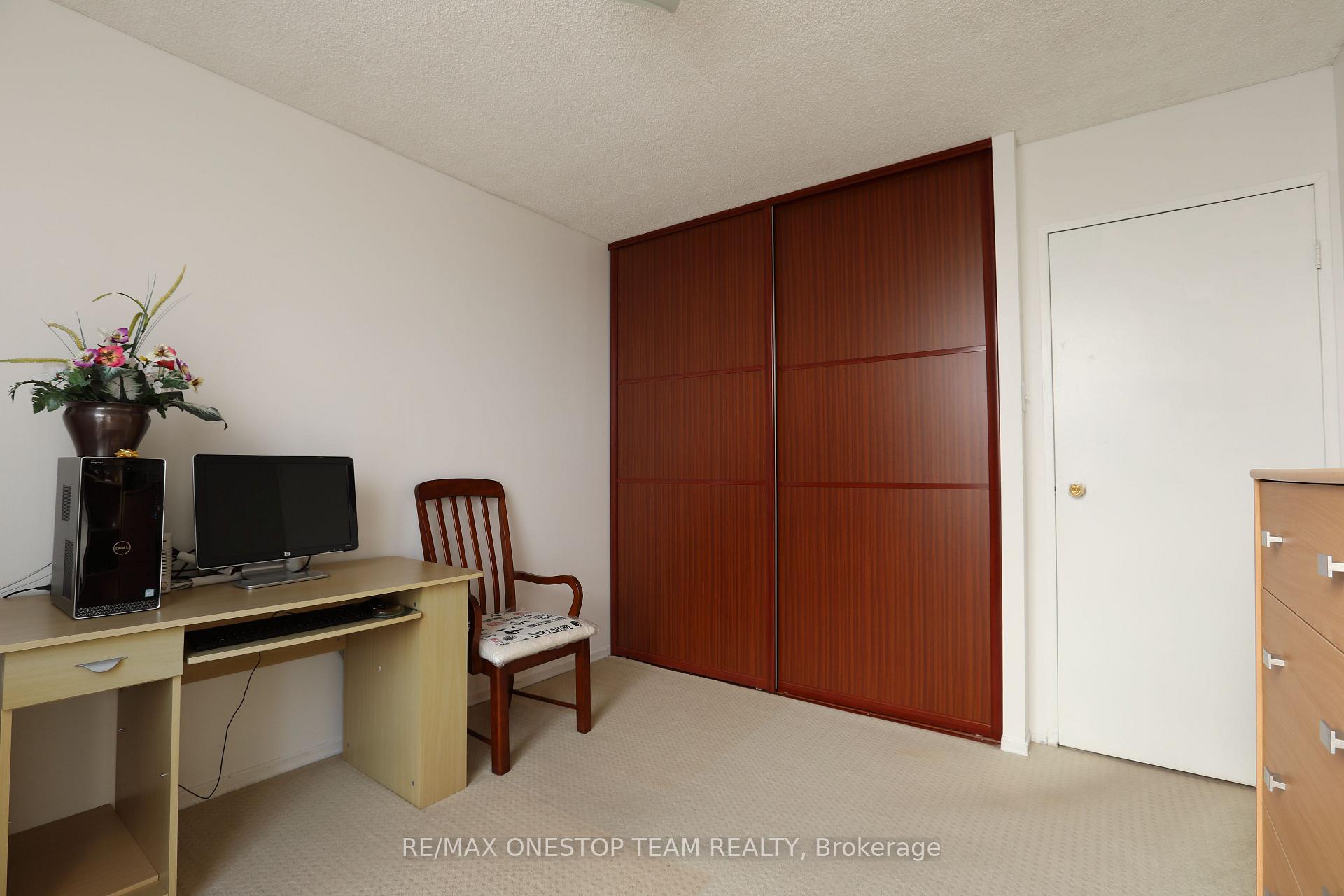 Photo 18 of Unit 402, 4 Kings Cross Road, Brampton, Queen Street Corridor — HOMEH