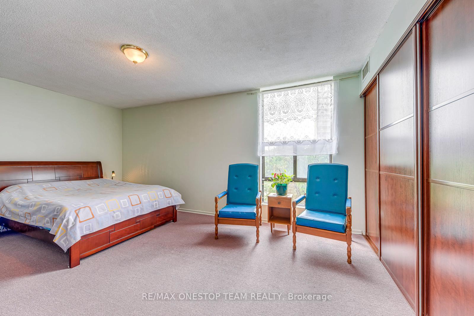 Photo 9 of Unit 402, 4 Kings Cross Road, Brampton, Queen Street Corridor — HOMEH
