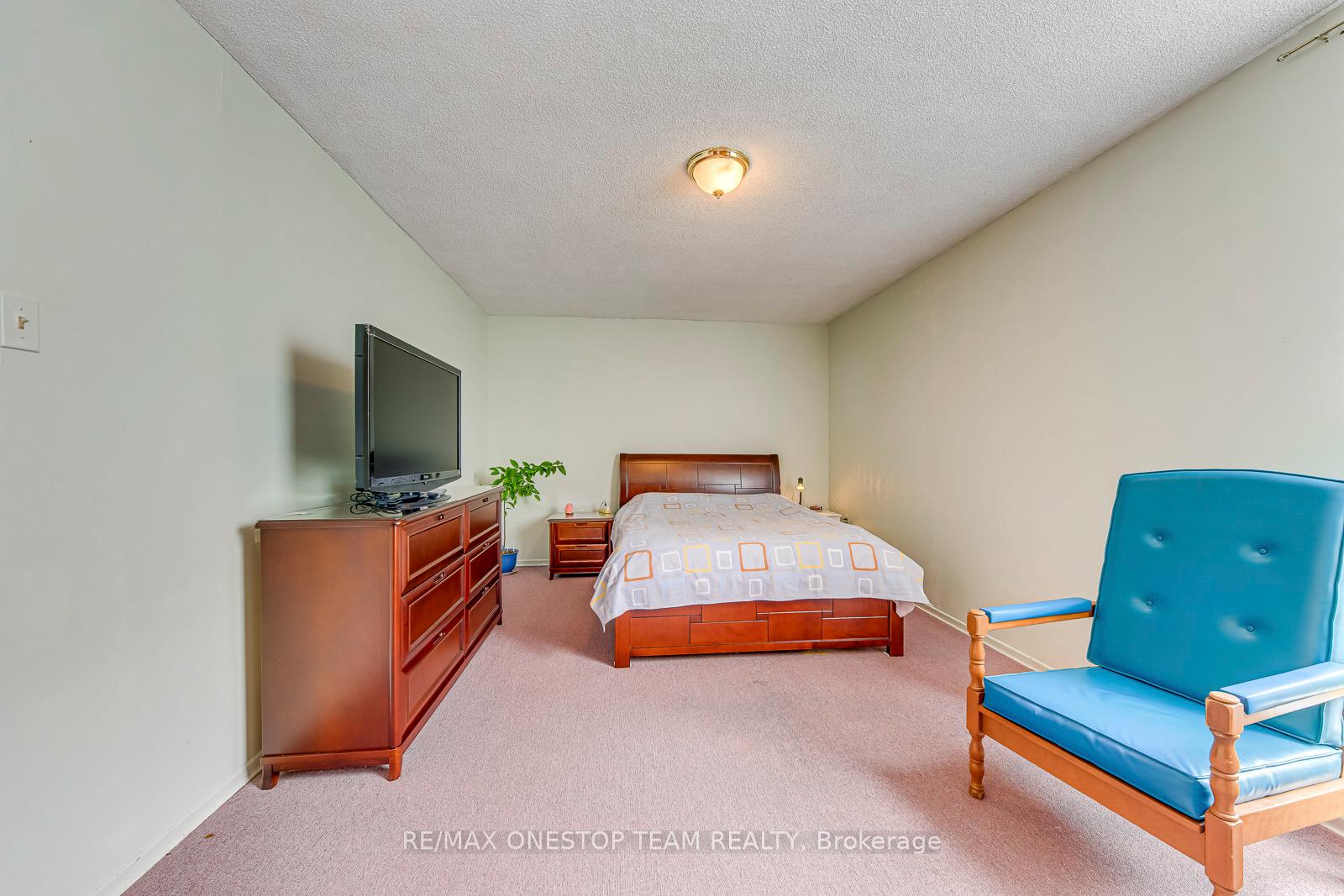Photo 10 of Unit 402, 4 Kings Cross Road, Brampton, Queen Street Corridor — HOMEH