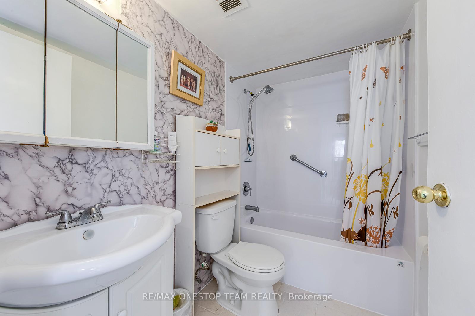 Photo 19 of Unit 402, 4 Kings Cross Road, Brampton, Queen Street Corridor — HOMEH
