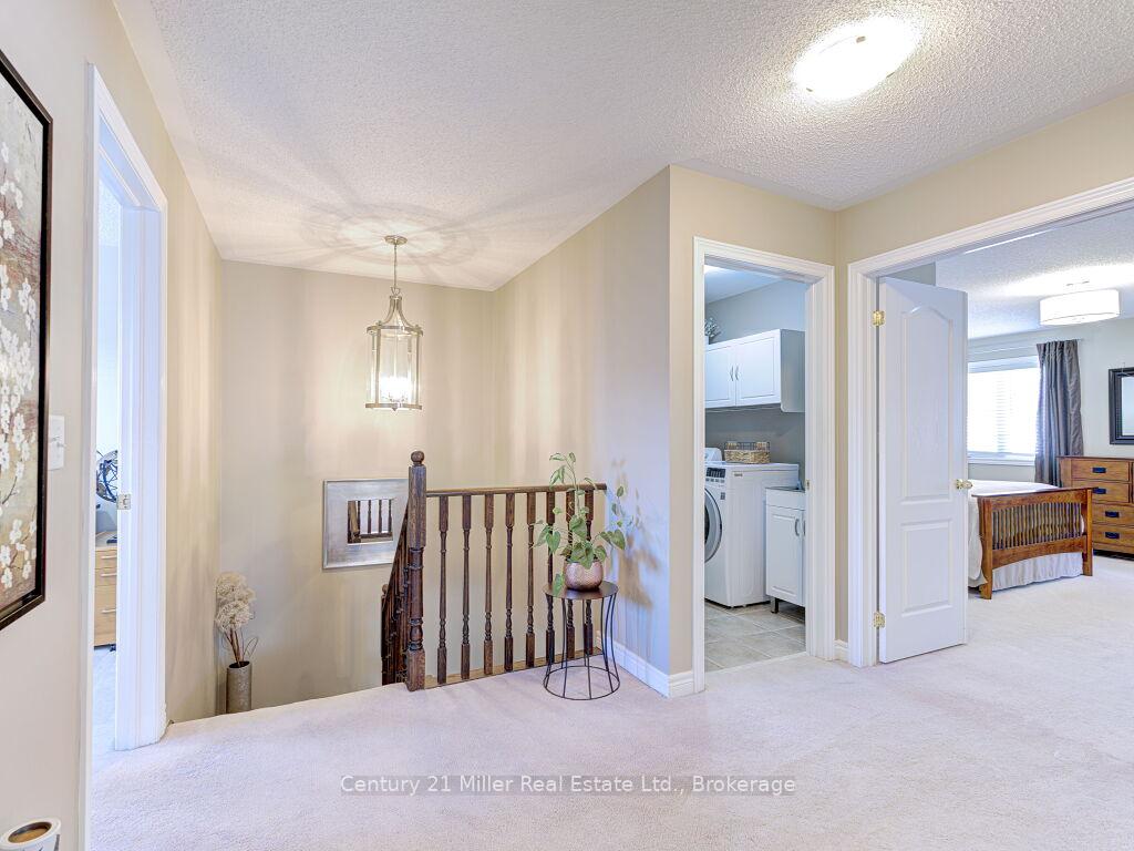 Photo 18 of 3268 Sealey Crescent, Burlington, Alton — HOMEH