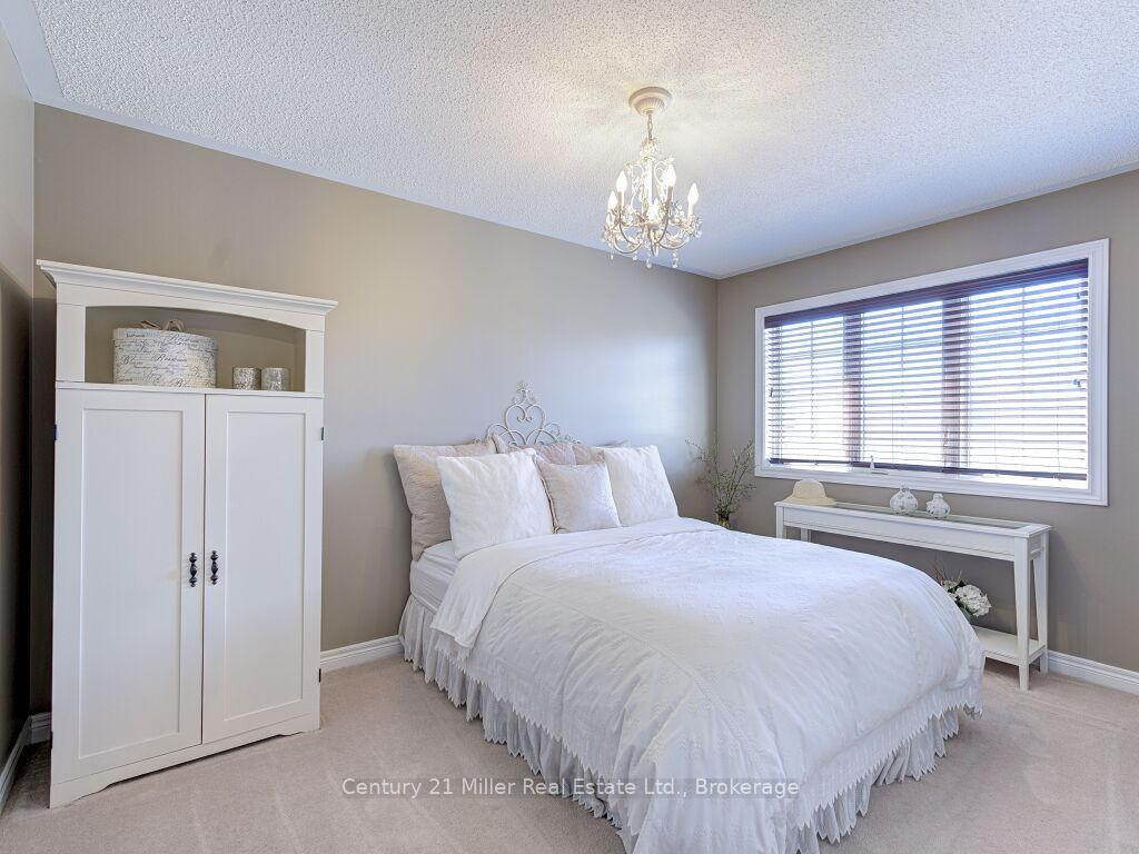 Photo 26 of 3268 Sealey Crescent, Burlington, Alton — HOMEH