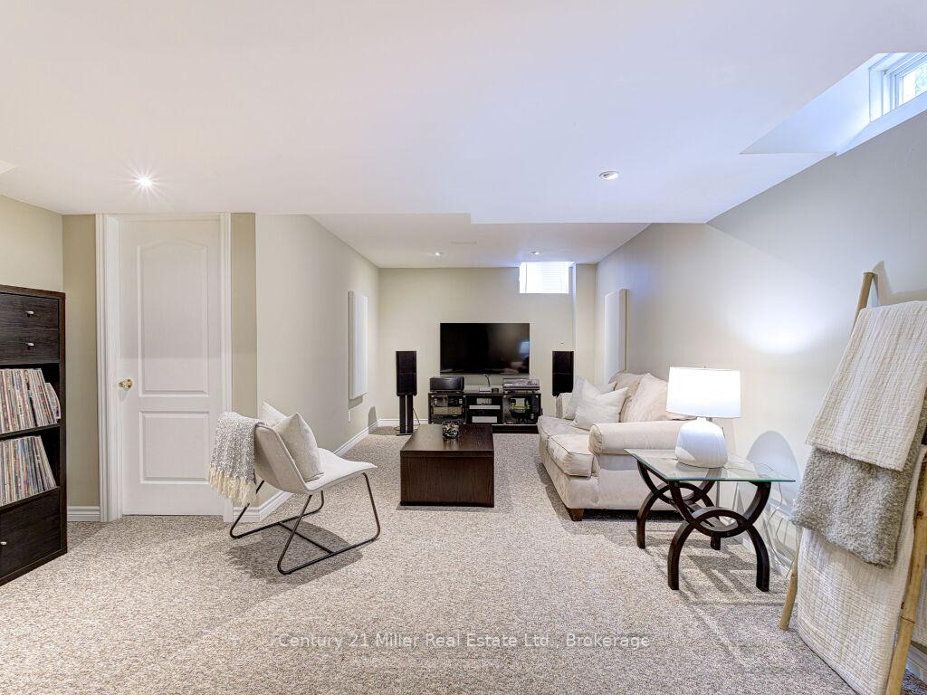 Photo 31 of 3268 Sealey Crescent, Burlington, Alton — HOMEH
