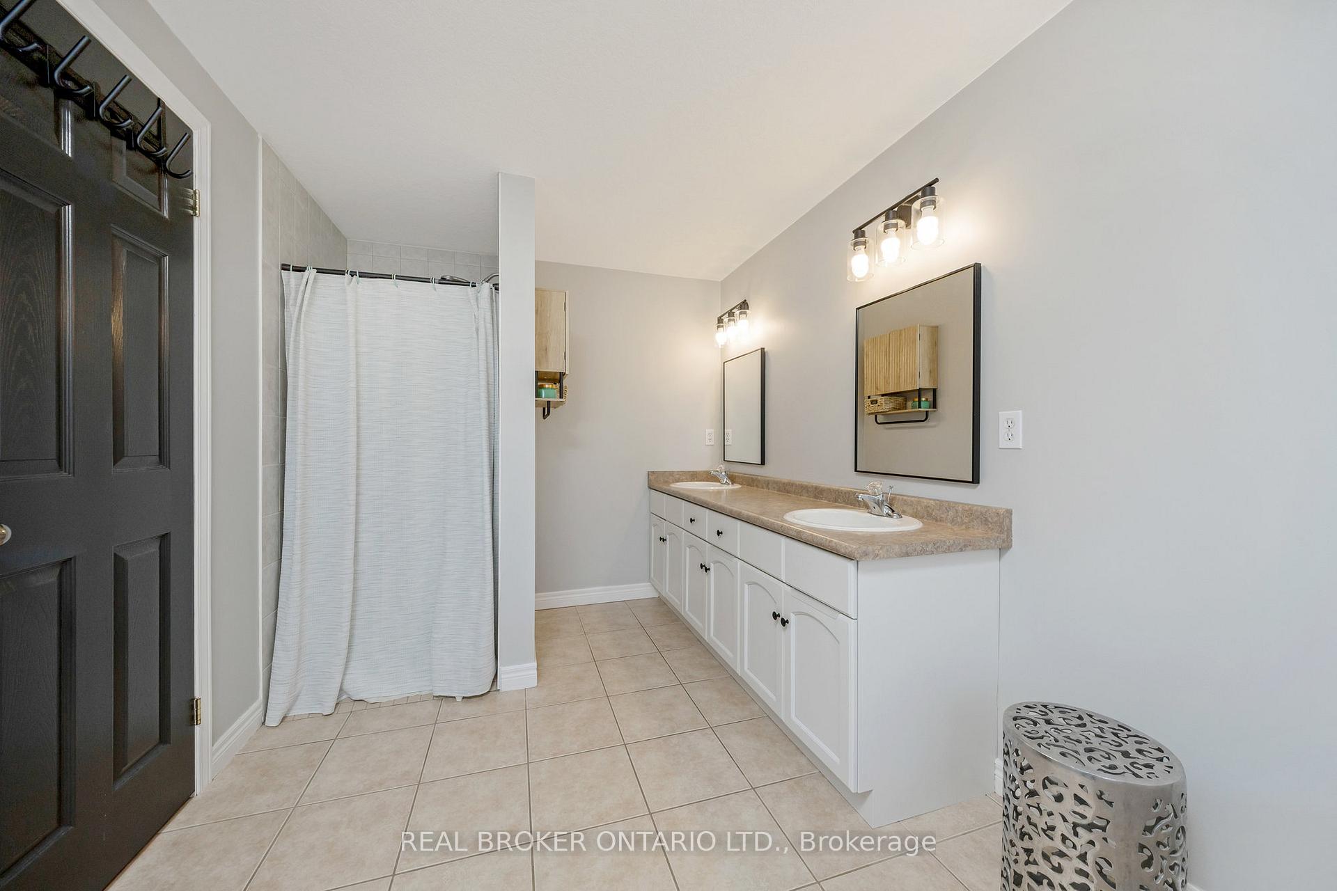 Photo 10 of 12 Sprowl Street, Halton Hills, Acton — HOMEH