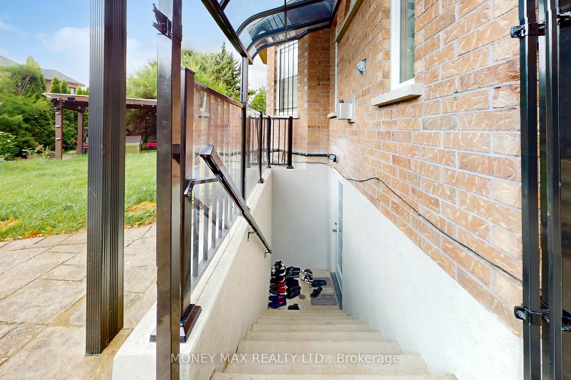 Photo 6 of 4 Pasadena Avenue, Brampton, Bram East — HOMEH