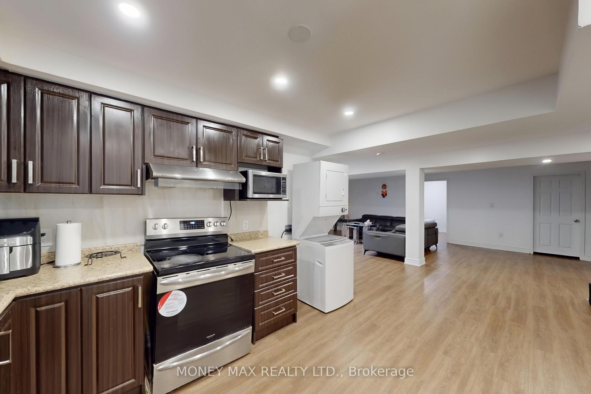Photo 5 of 4 Pasadena Avenue, Brampton, Bram East — HOMEH