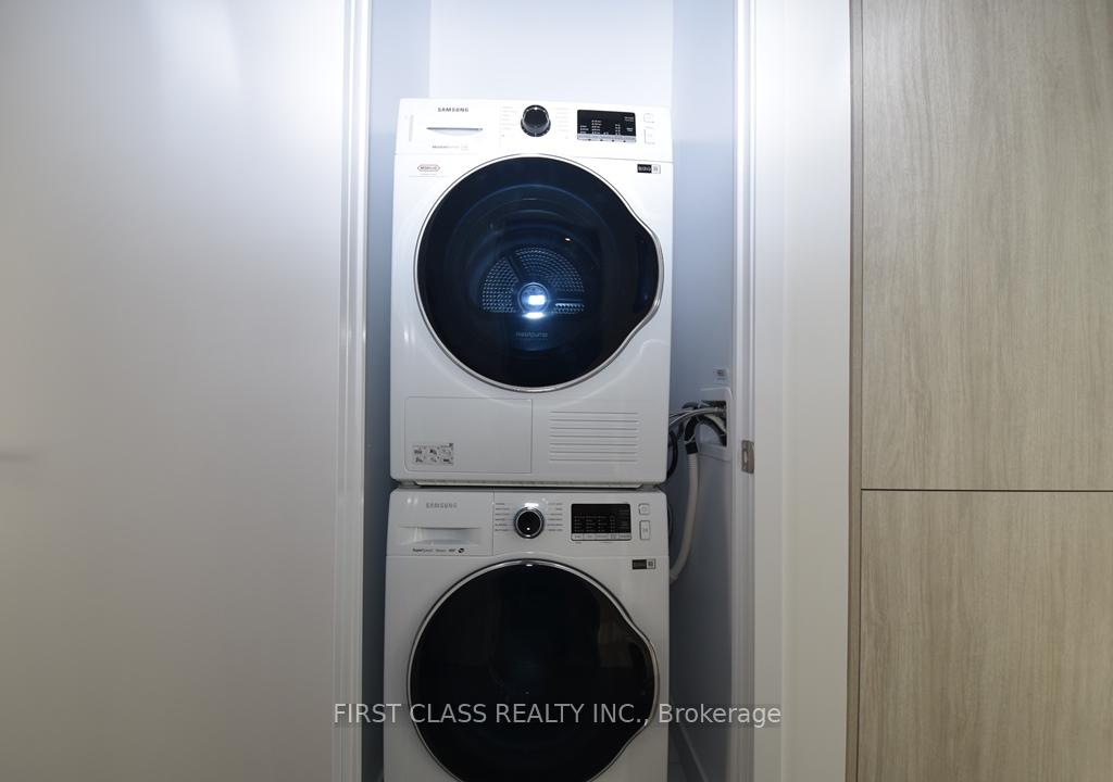 Photo 4 of Unit 1809, 10 Honeycrisp Crescent, Vaughan, Vaughan Corporate Centre — HOMEH