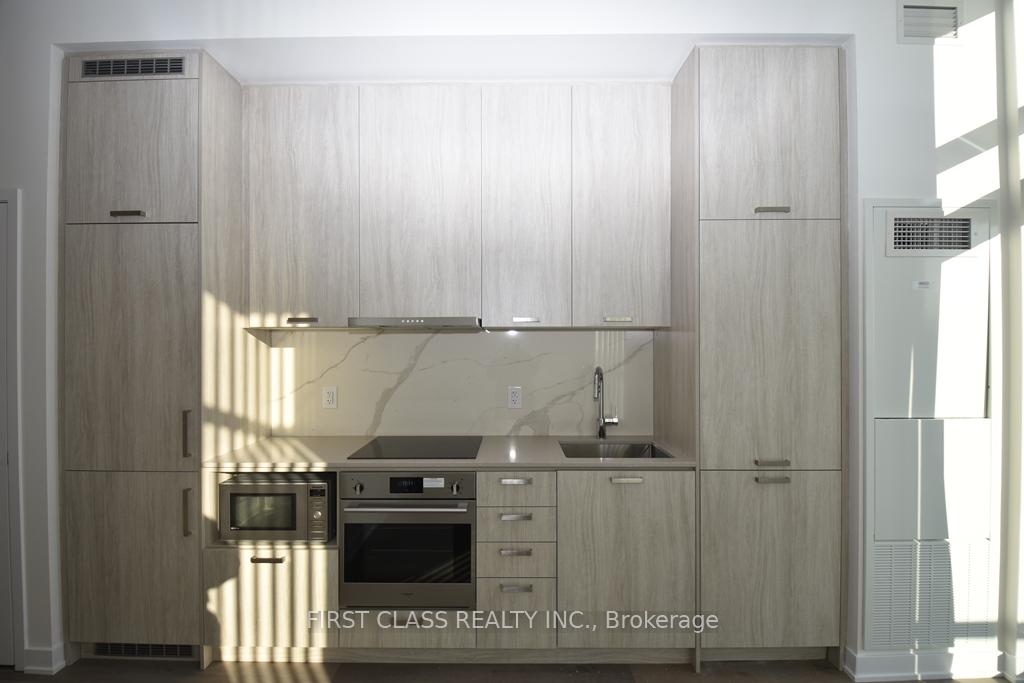 Photo 6 of Unit 1809, 10 Honeycrisp Crescent, Vaughan, Vaughan Corporate Centre — HOMEH