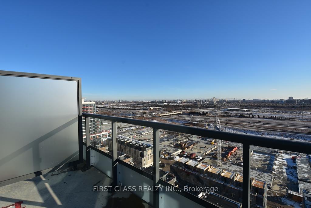 Photo 7 of Unit 1809, 10 Honeycrisp Crescent, Vaughan, Vaughan Corporate Centre — HOMEH
