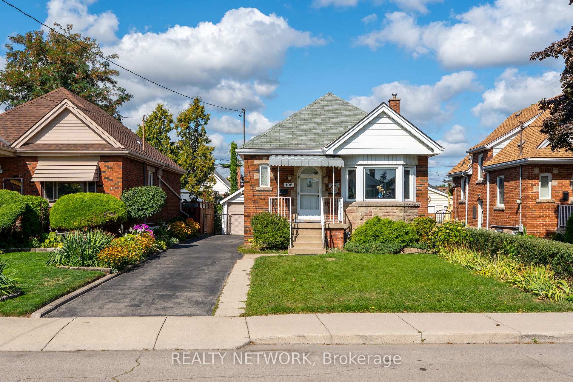 Photo 1 of 102 Barons Avenue S, Hamilton, Bartonville — HOMEH