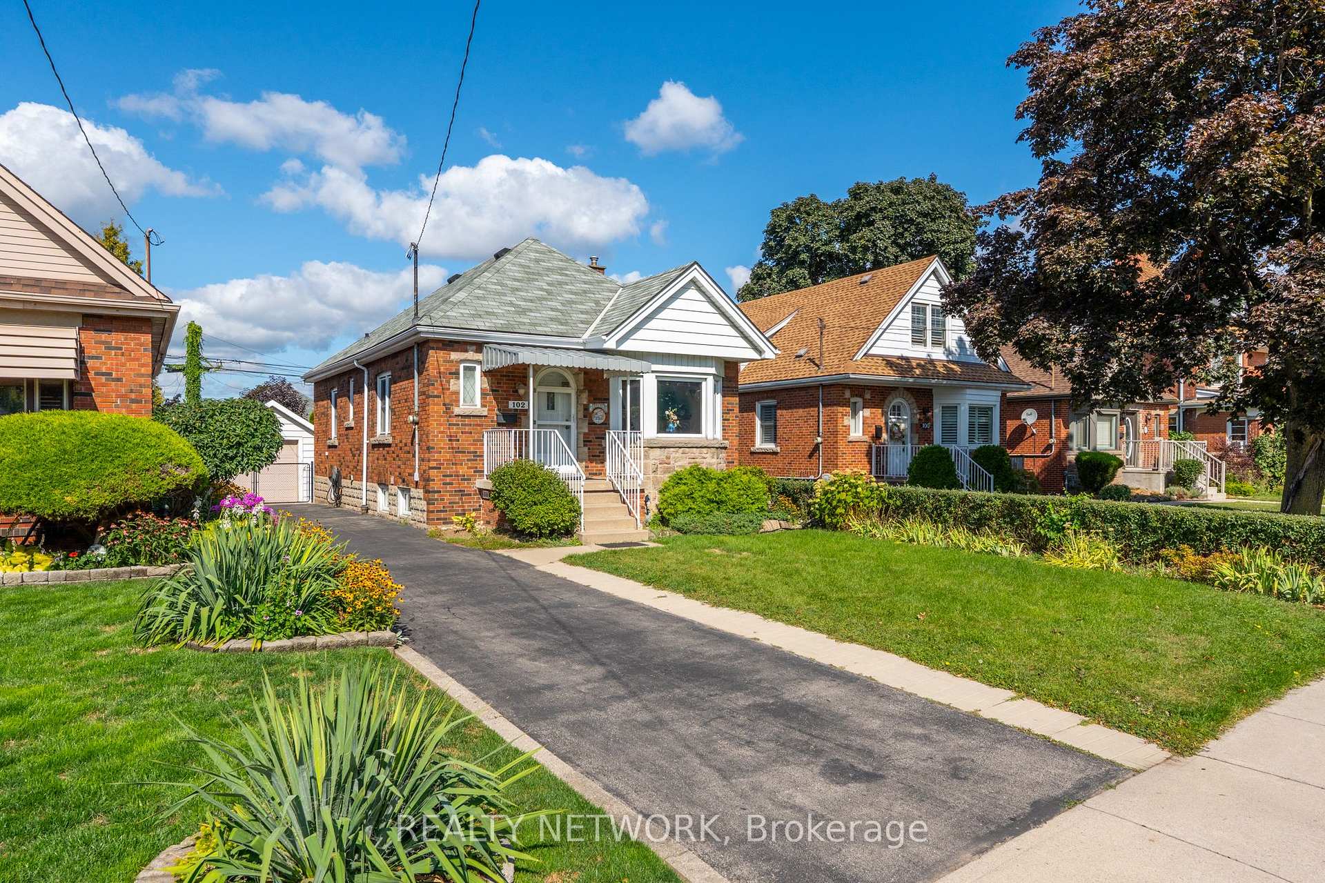 Photo 16 of 102 Barons Avenue S, Hamilton, Bartonville — HOMEH