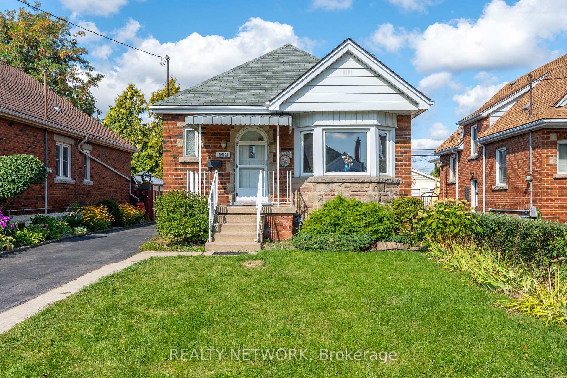 Photo 10 of 102 Barons Avenue S, Hamilton, Bartonville — HOMEH