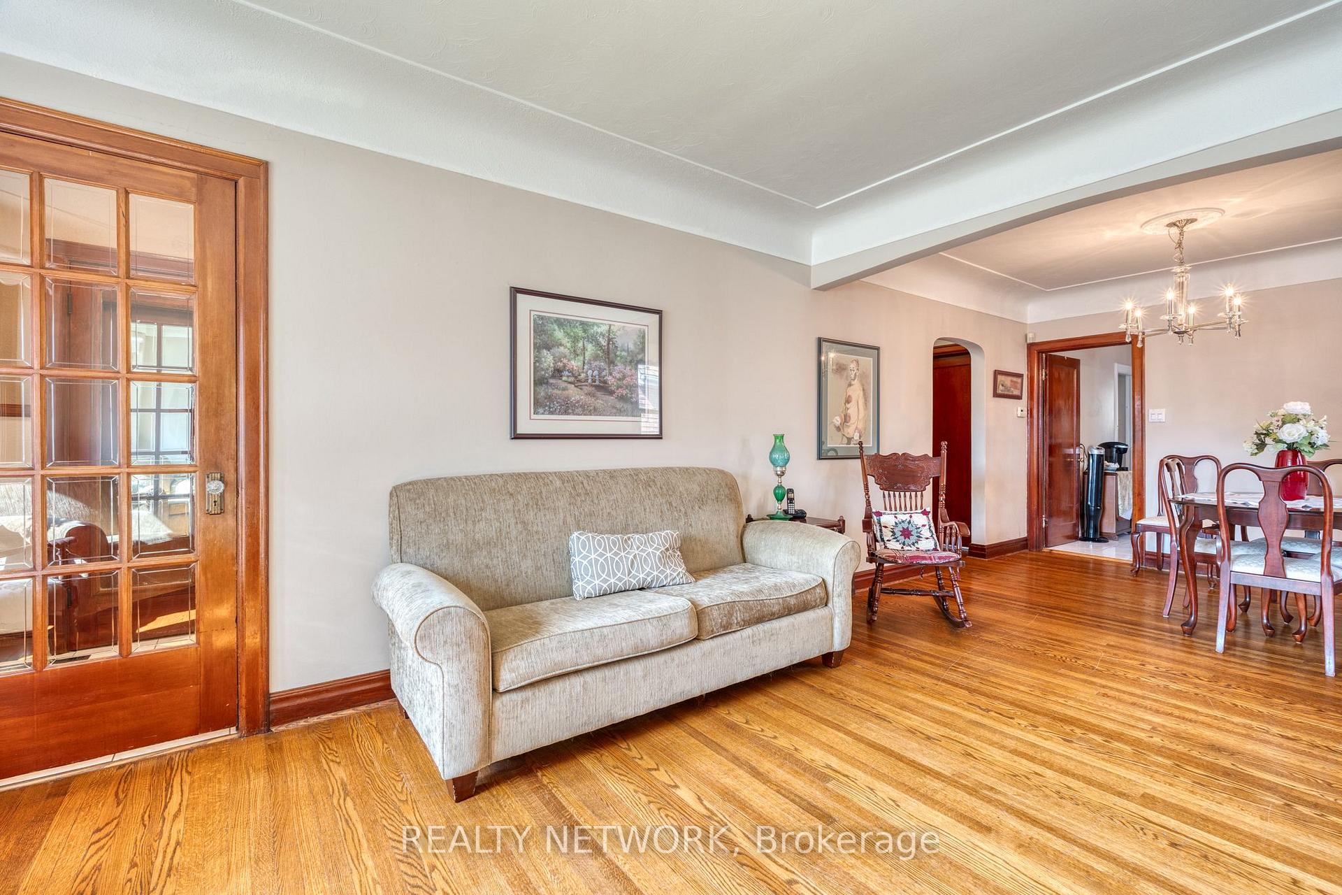 Photo 9 of 102 Barons Avenue S, Hamilton, Bartonville — HOMEH