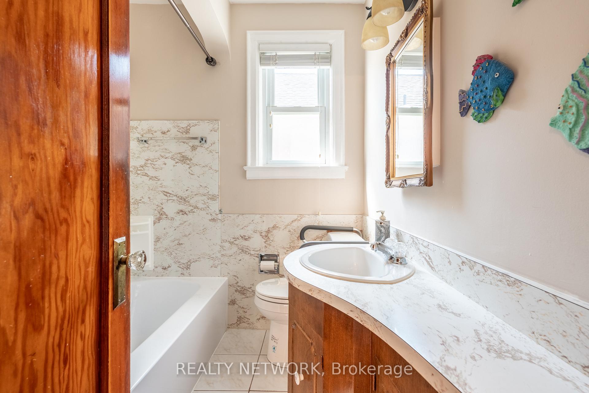 Photo 20 of 102 Barons Avenue S, Hamilton, Bartonville — HOMEH