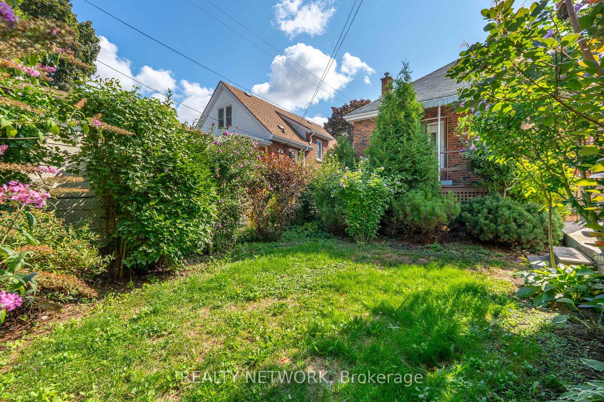Photo 27 of 102 Barons Avenue S, Hamilton, Bartonville — HOMEH
