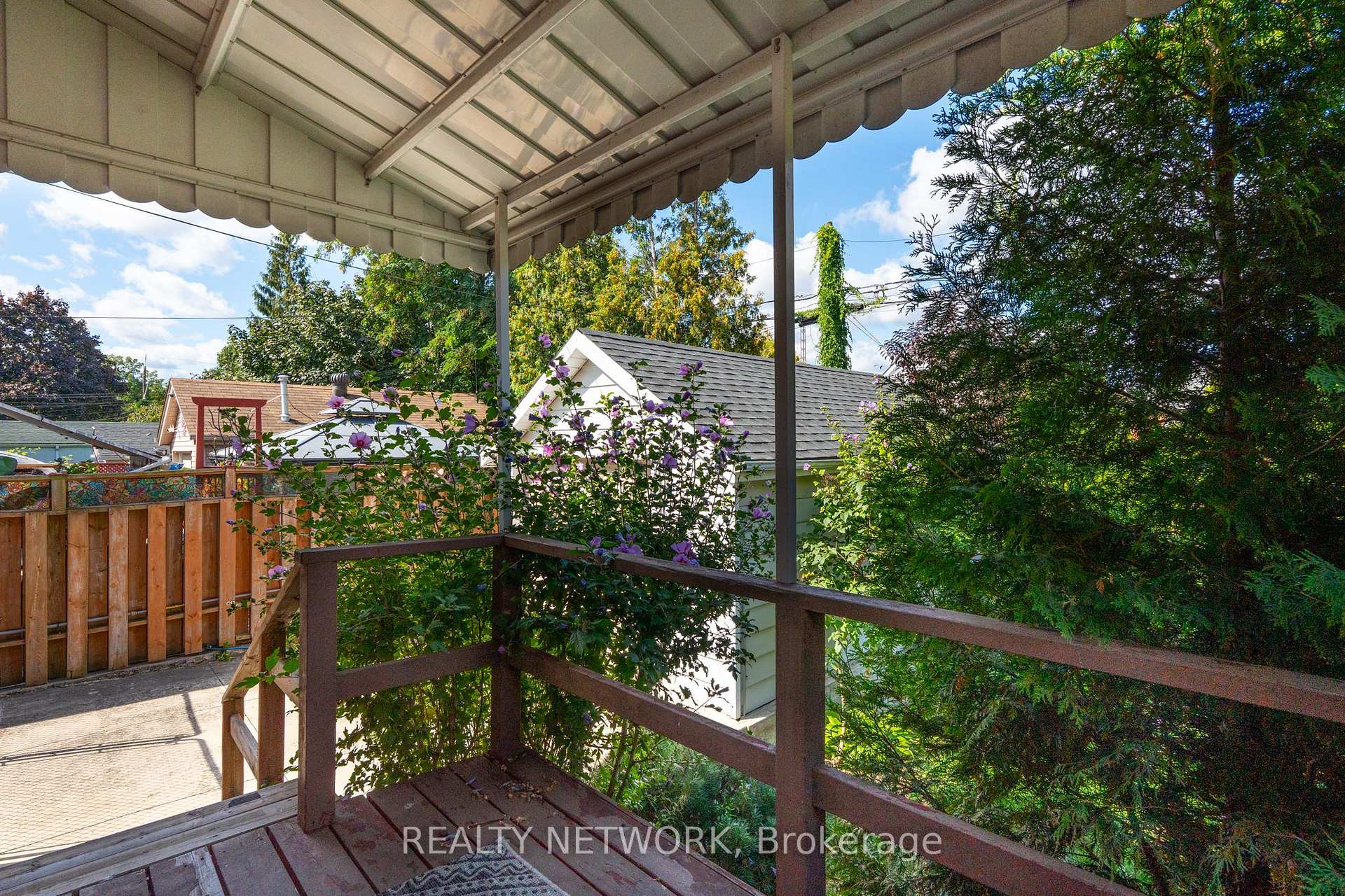 Photo 22 of 102 Barons Avenue S, Hamilton, Bartonville — HOMEH