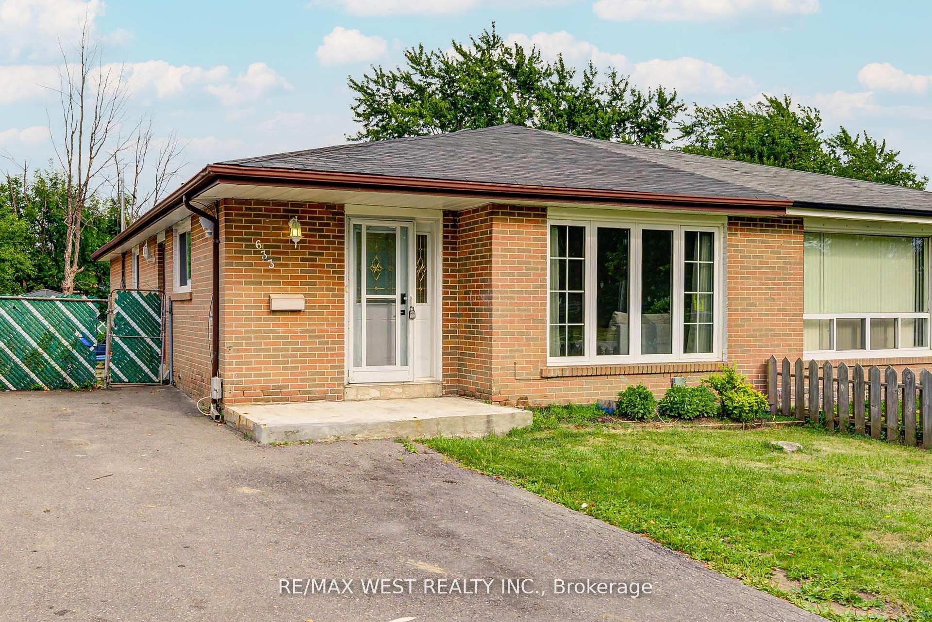 Front of 633 Balmoral Drive S