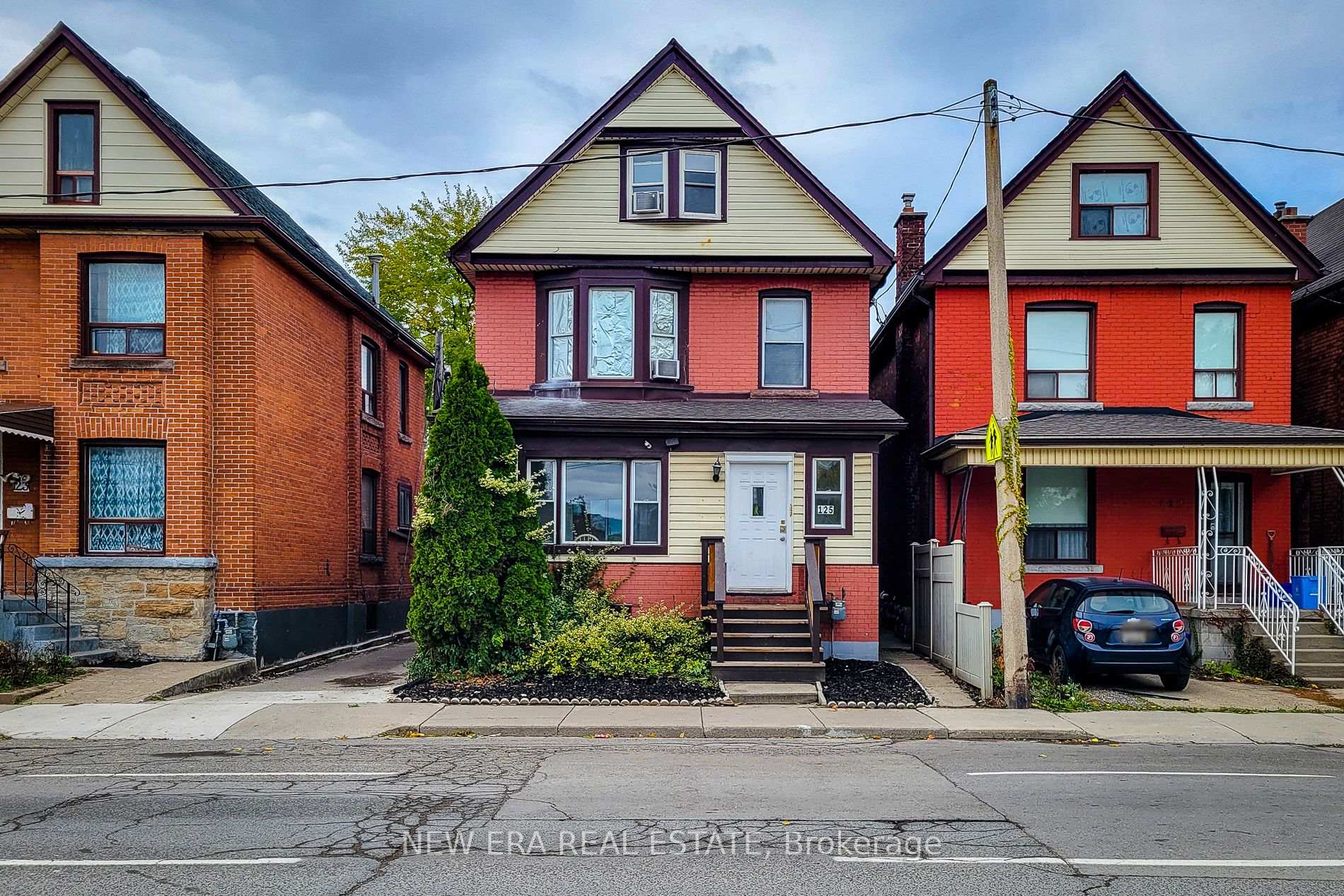 Front of 125 Sanford Avenue N